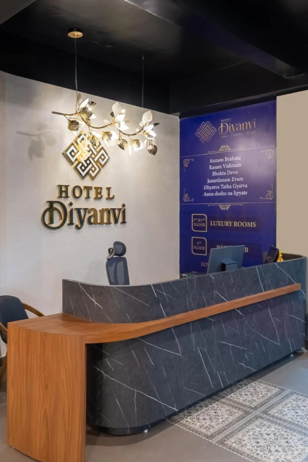 Lobby or reception in Hotel Diyanvi