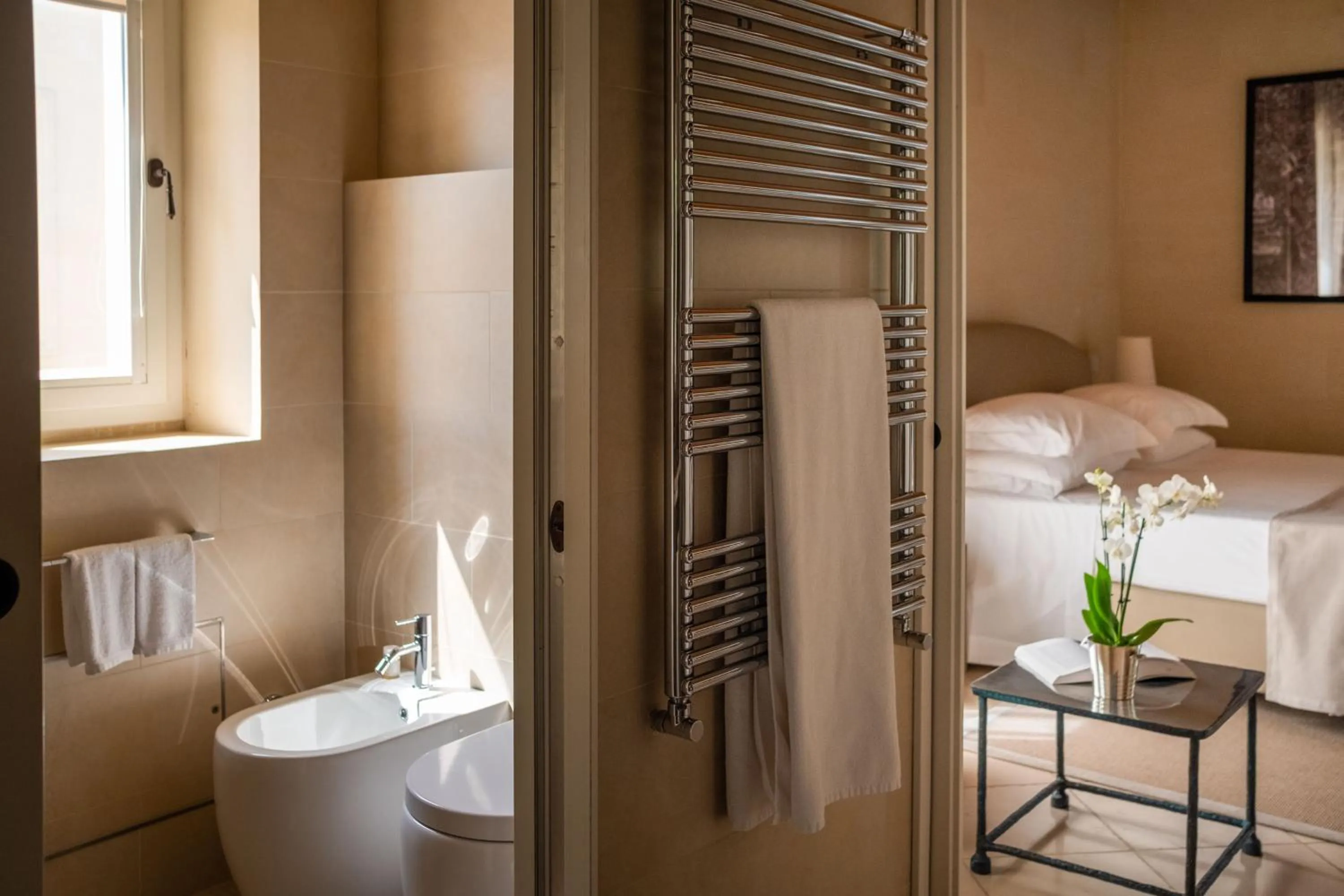 Bathroom, Bed in La Fiermontina Luxury Home Hotel