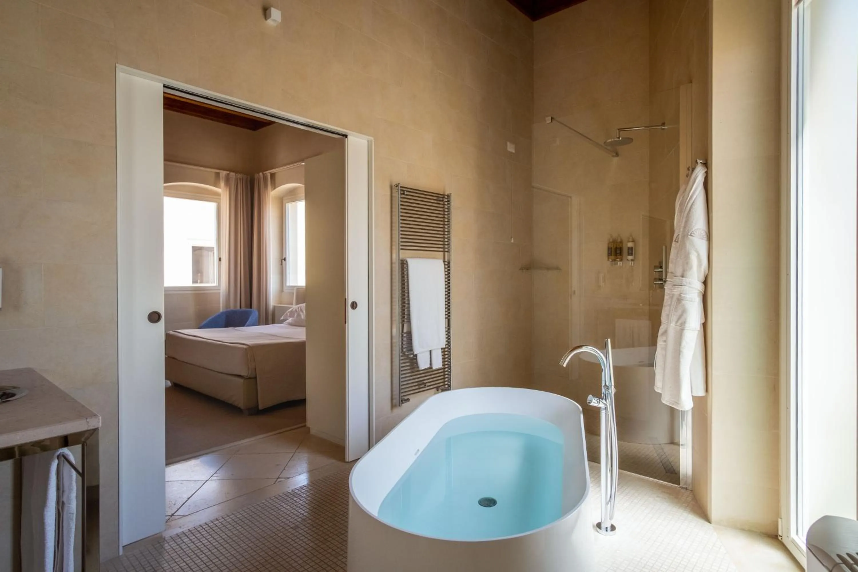 Bathroom, Bed in La Fiermontina Luxury Home Hotel