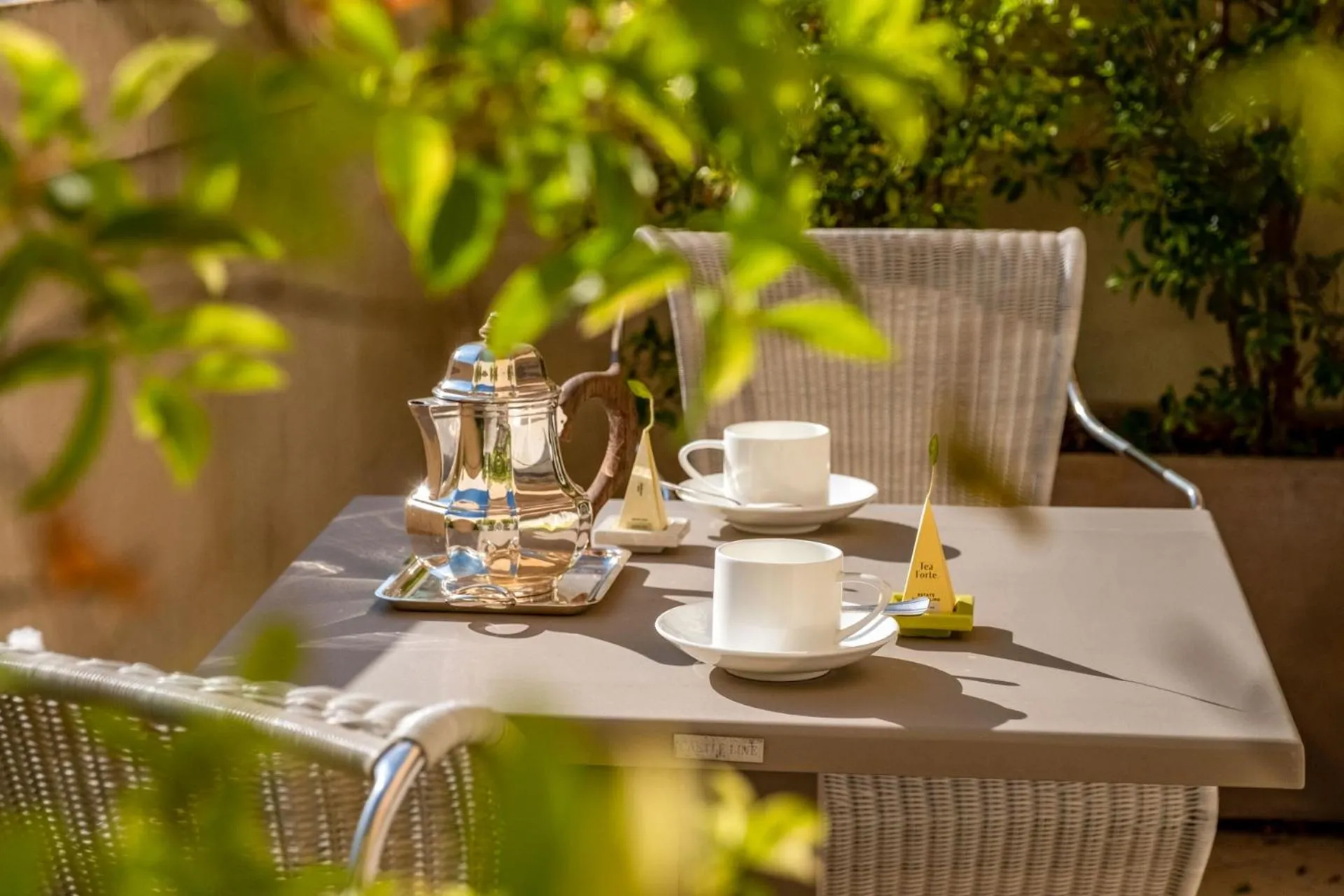 Coffee/tea facilities in La Fiermontina Luxury Home Hotel