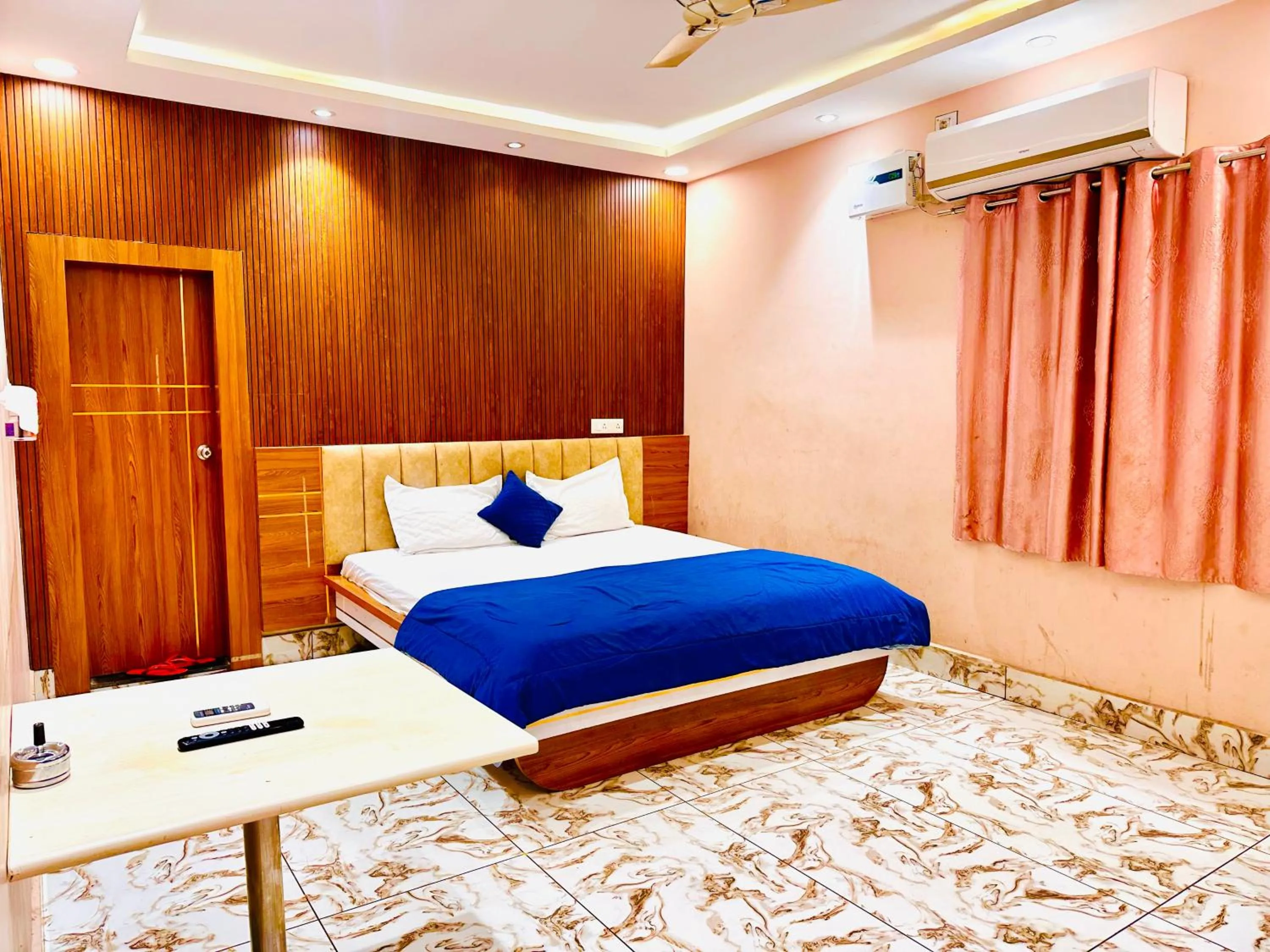 Bed in Mehfil Marriage palace