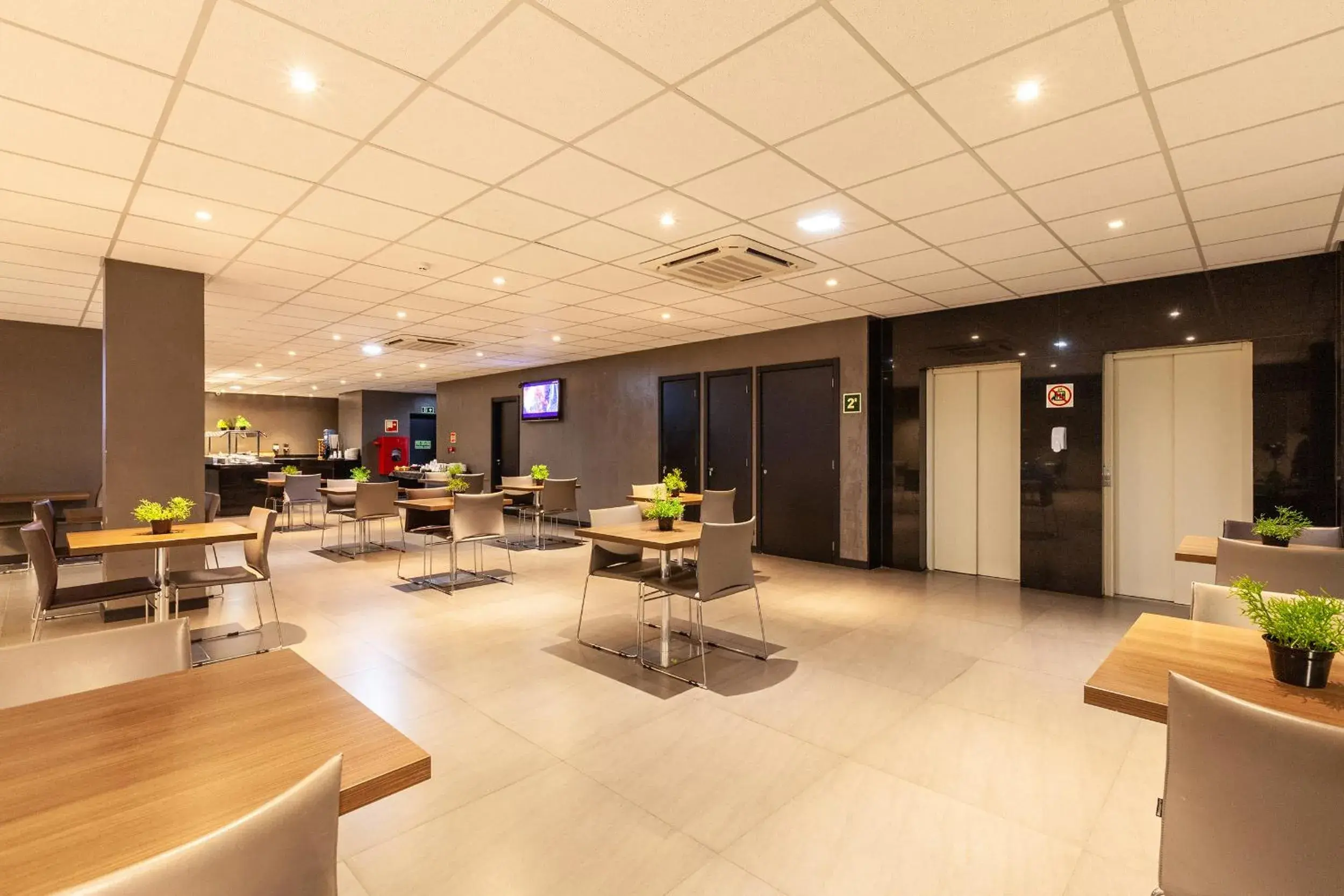 Restaurant/places to eat in Tri Hotel Executive Lajeado Restaurant/places to eat in Tri Hotel Executive Lajeado