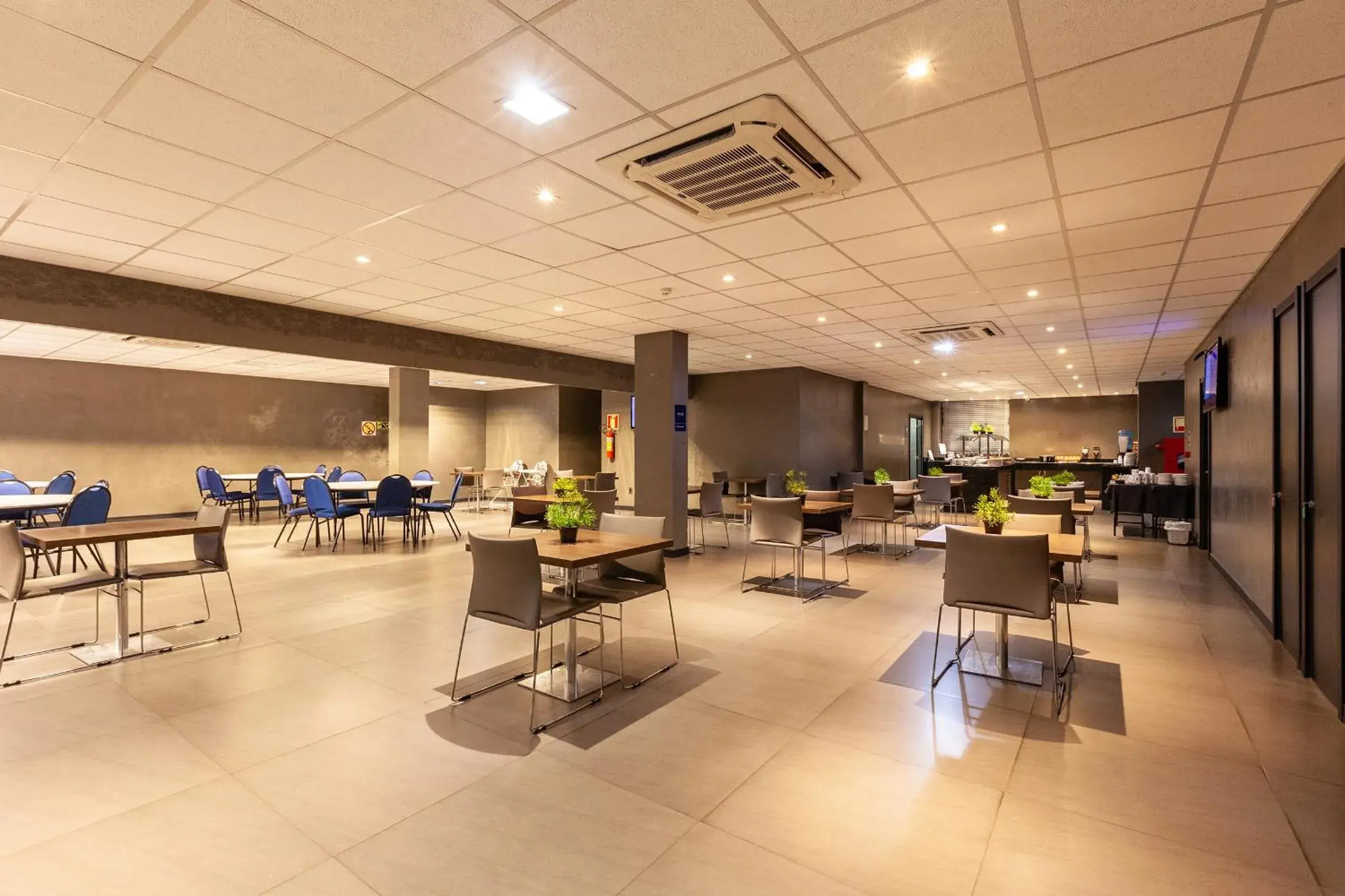 Restaurant/places to eat in Tri Hotel Executive Lajeado Restaurant/places to eat in Tri Hotel Executive Lajeado