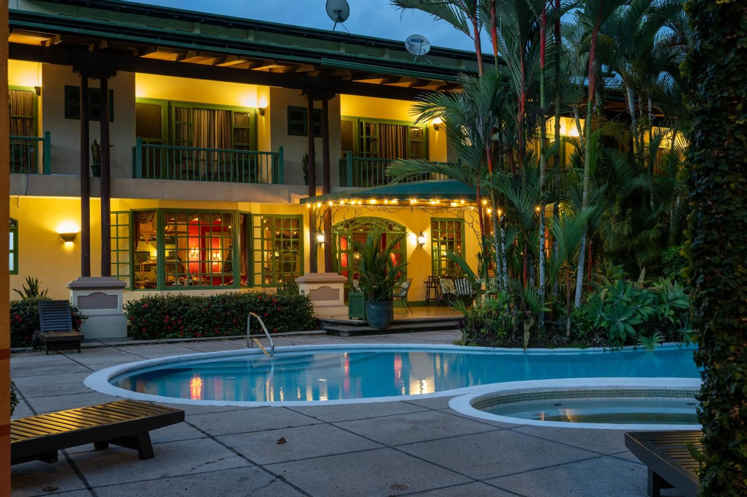 Swimming pool in Hotel Casa Turire