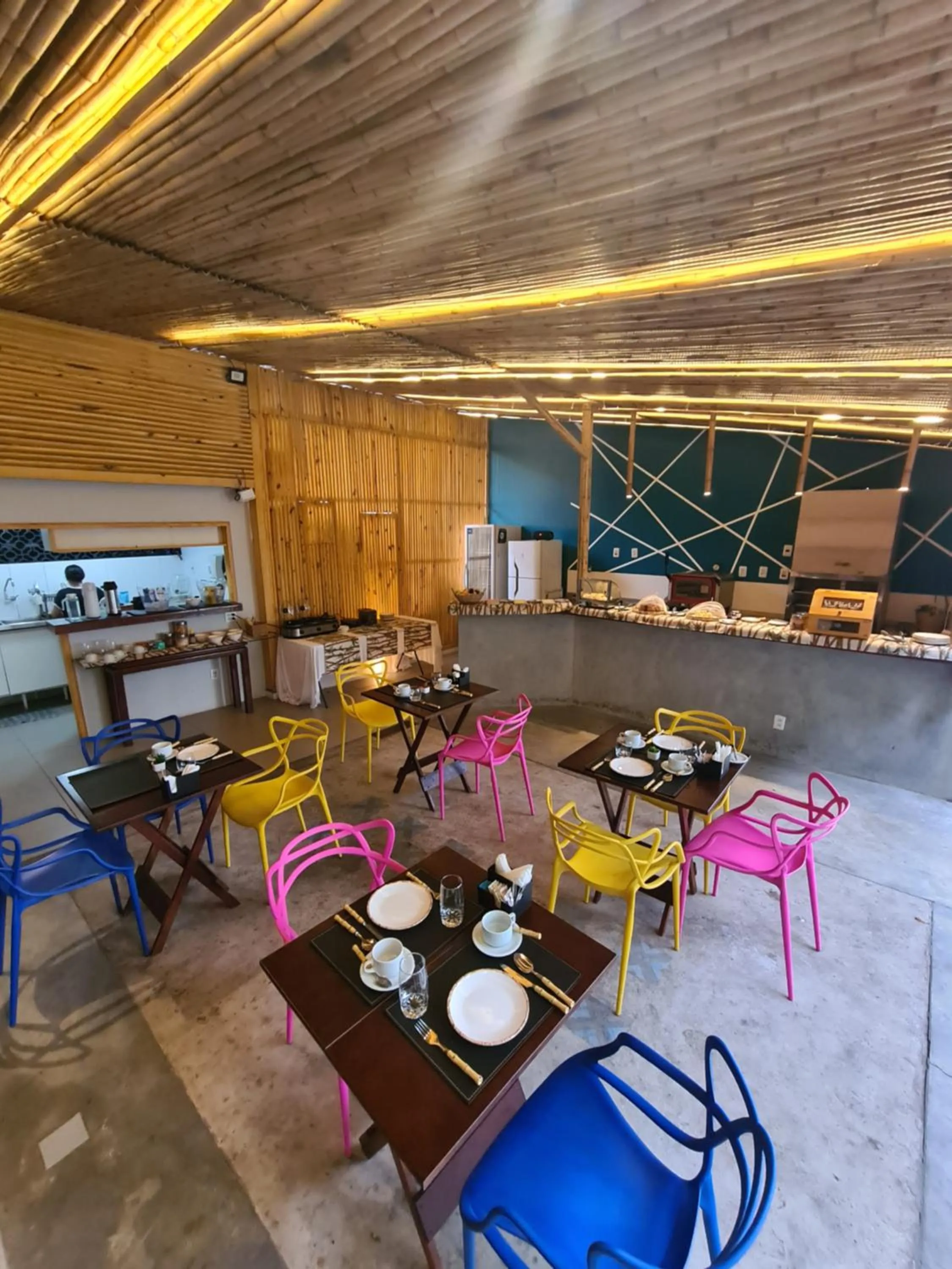 Restaurant/places to eat in Icaraí Suítes