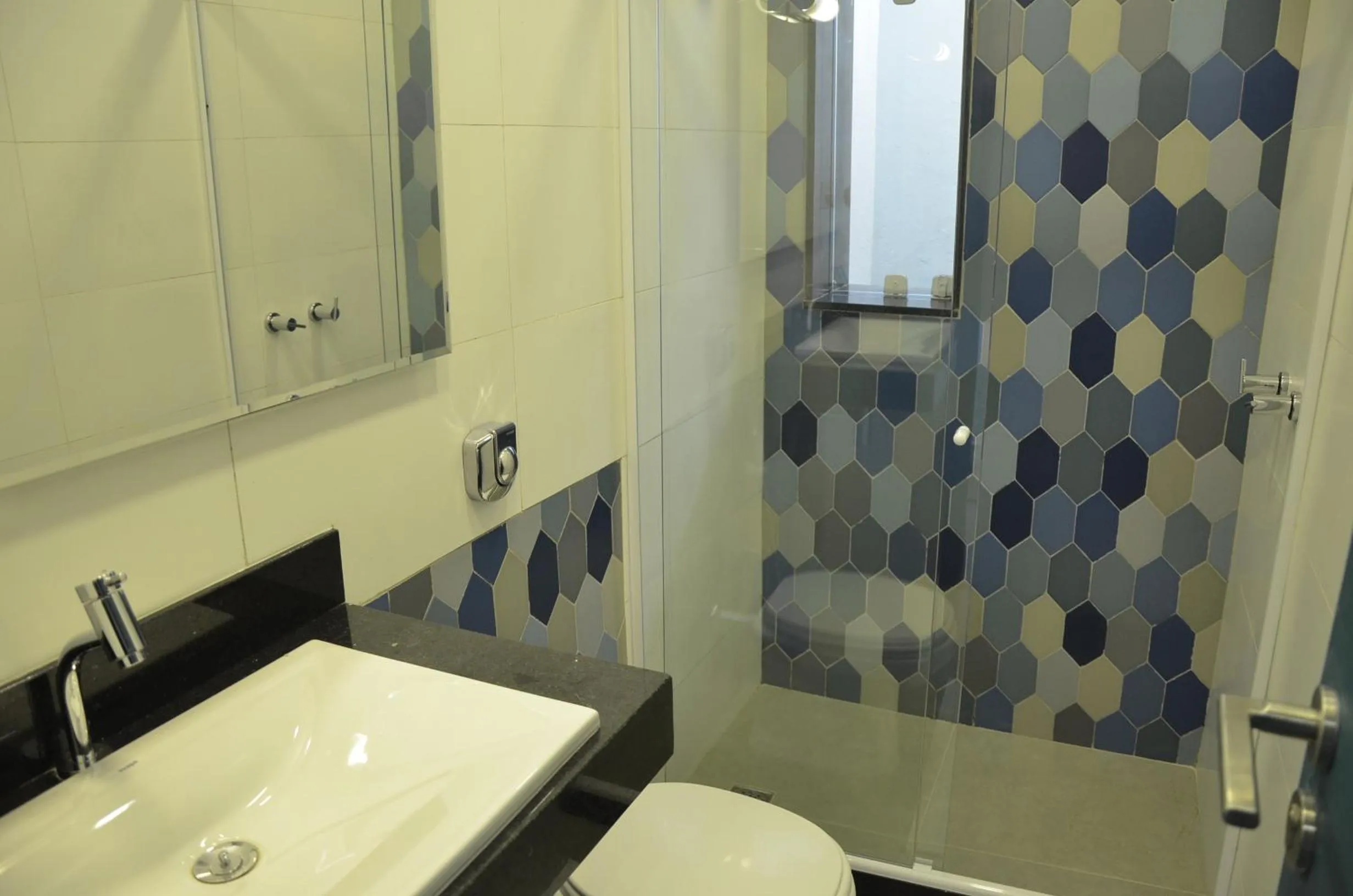 Bathroom in Icaraí Suítes