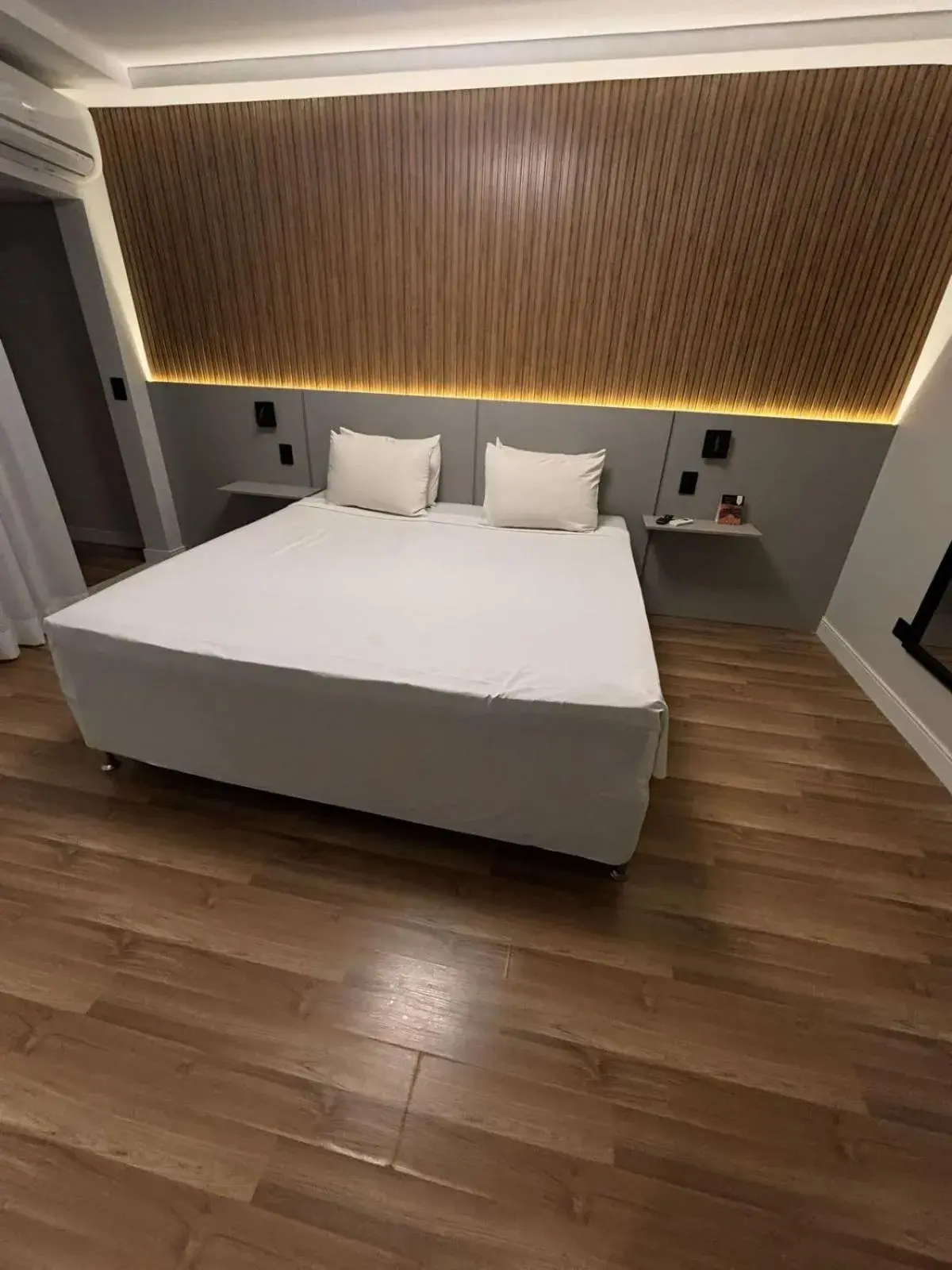 Bed in Summit Hotel Monaco Bed in Summit Hotel Monaco