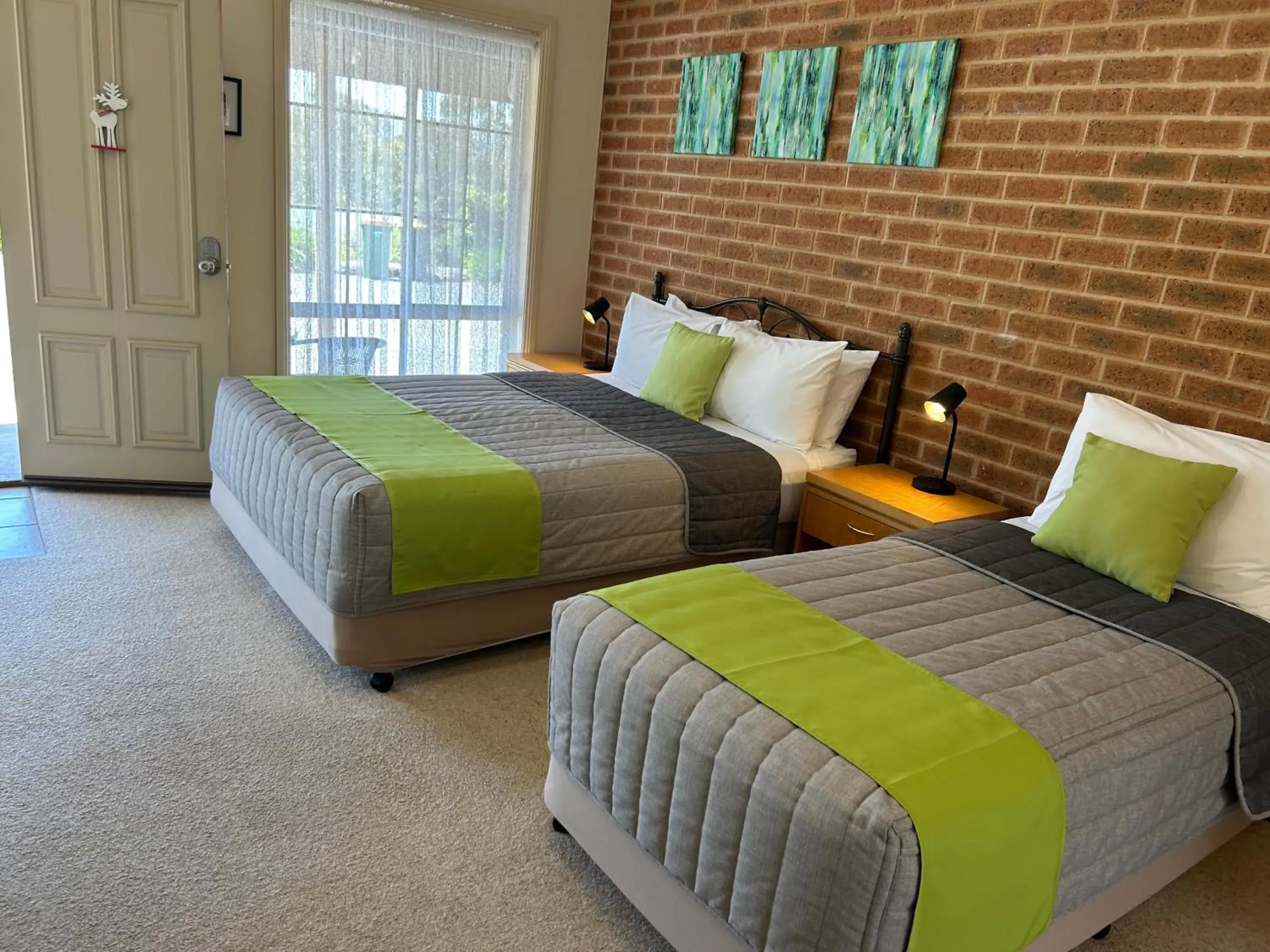 Standard Twin Room in Motel Views Yackandandah Standard Twin Room in Motel Views Yackandandah