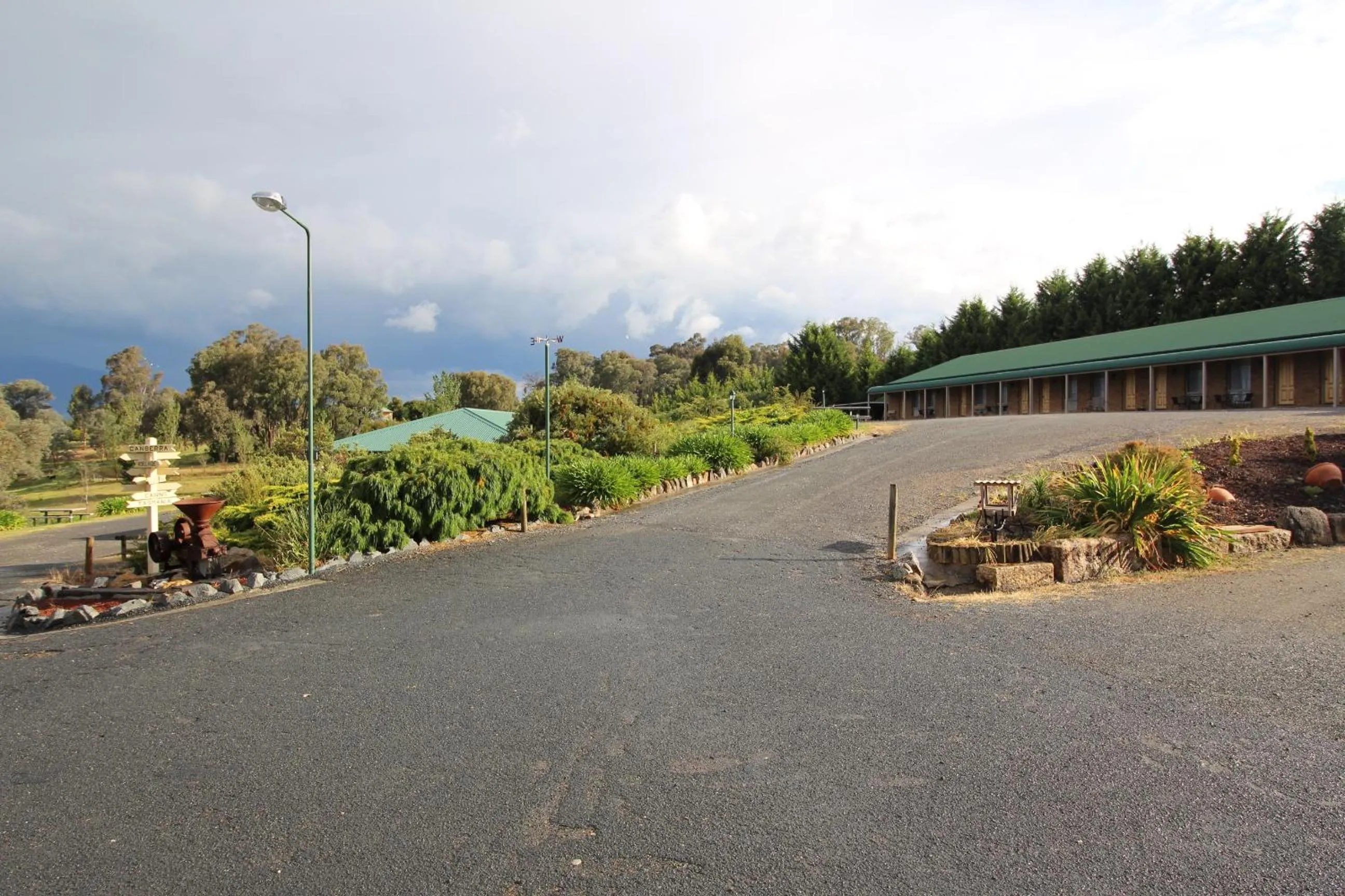 Property building in Motel Views Yackandandah