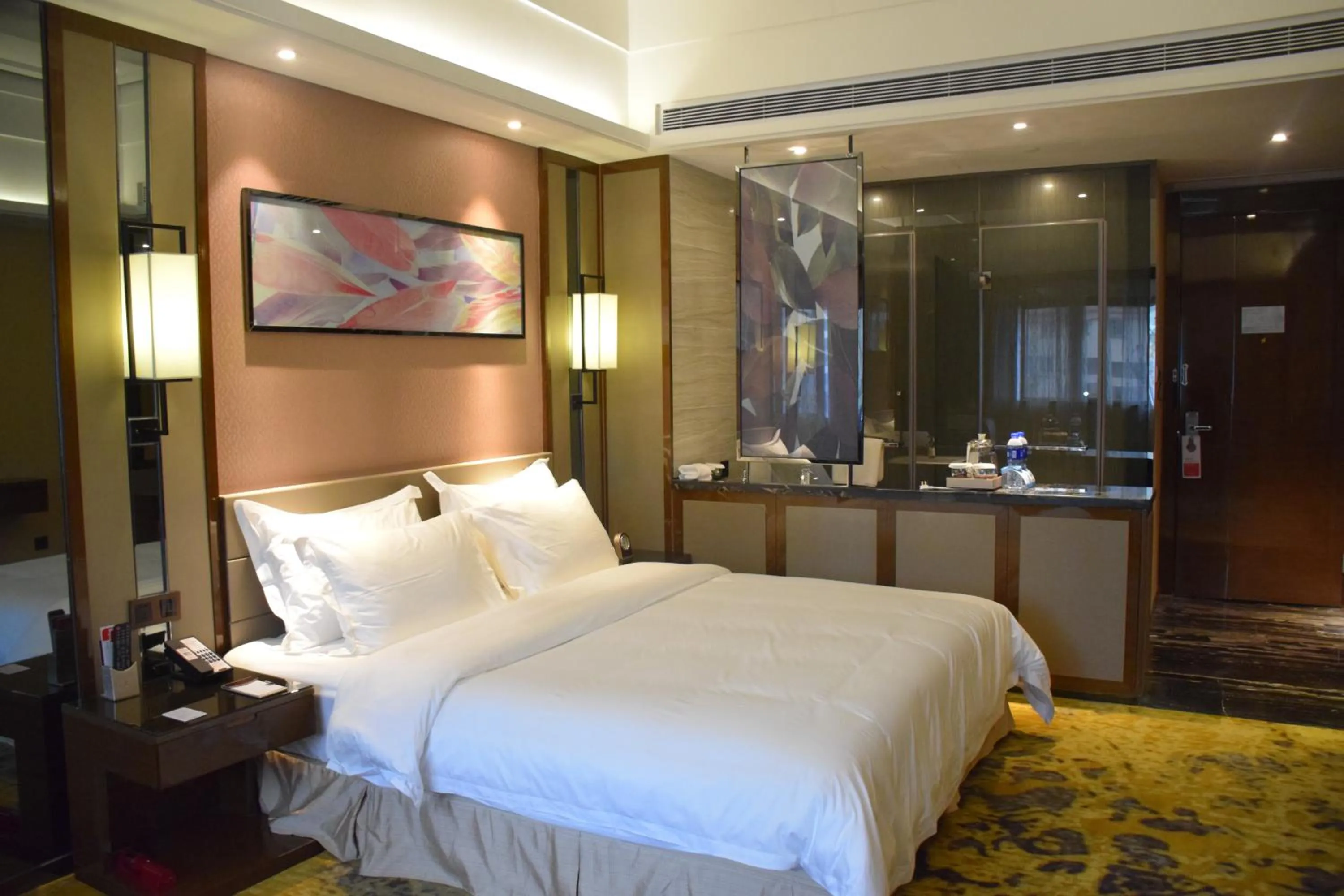 Bedroom, Bed in Ramada Foshan Hotel