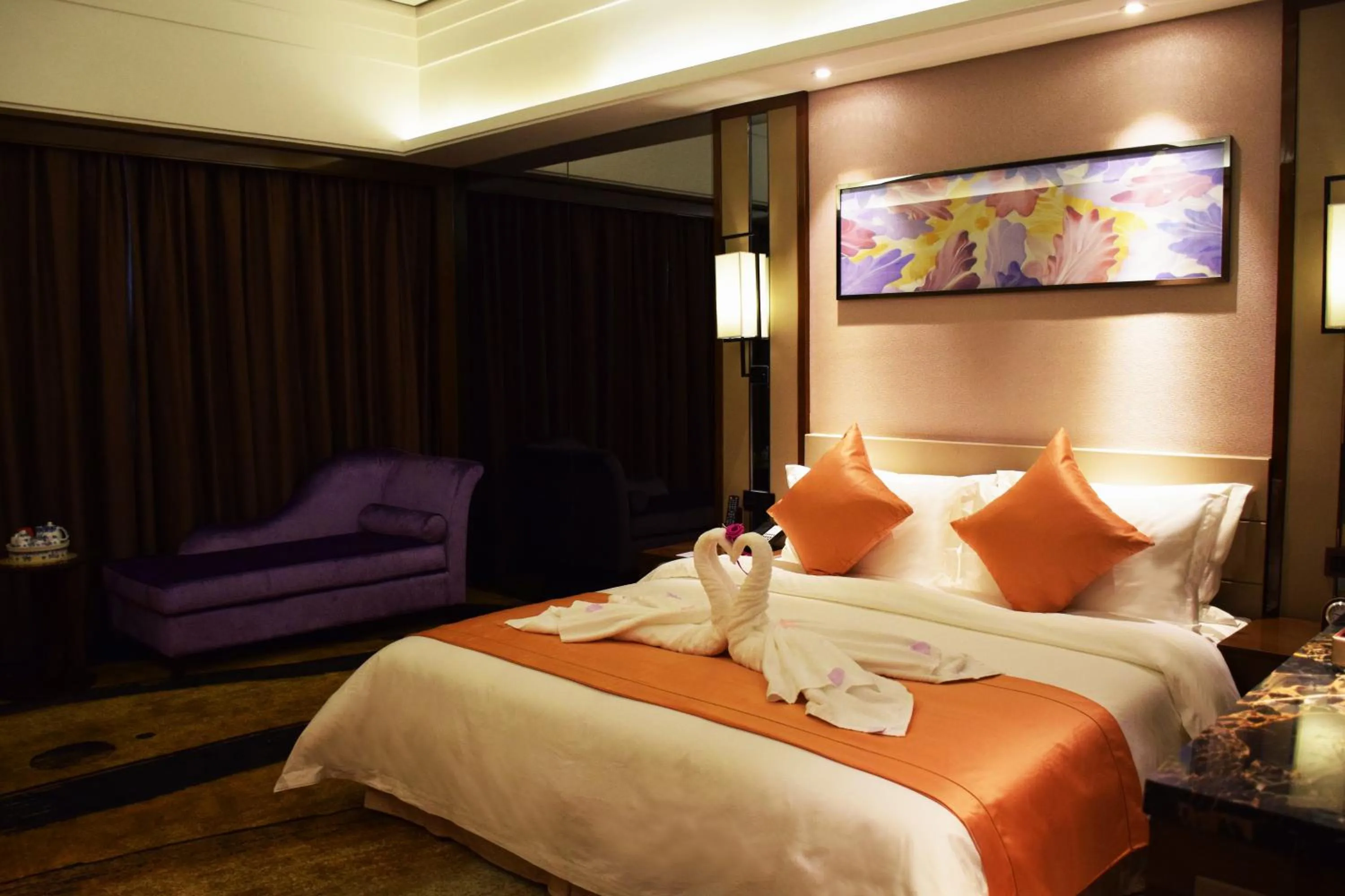 Bedroom, Bed in Ramada Foshan Hotel