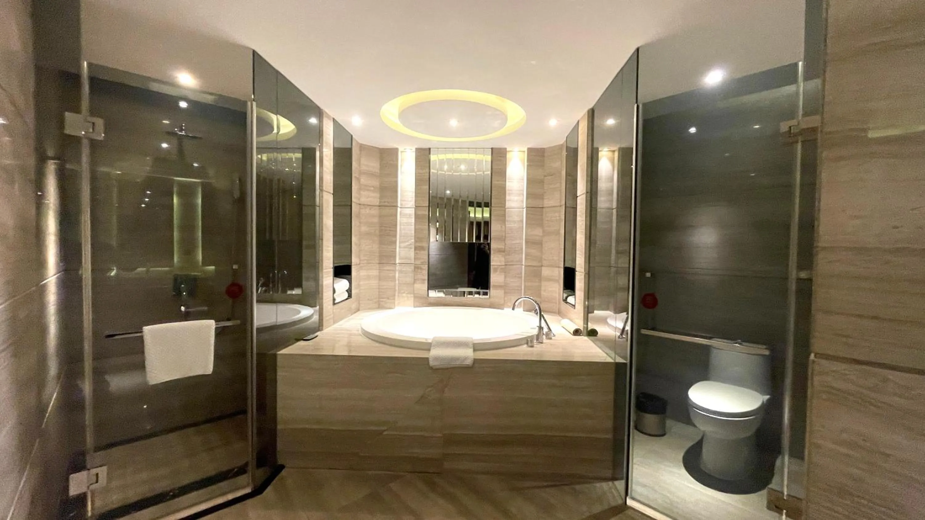 Toilet in Ramada Foshan Hotel