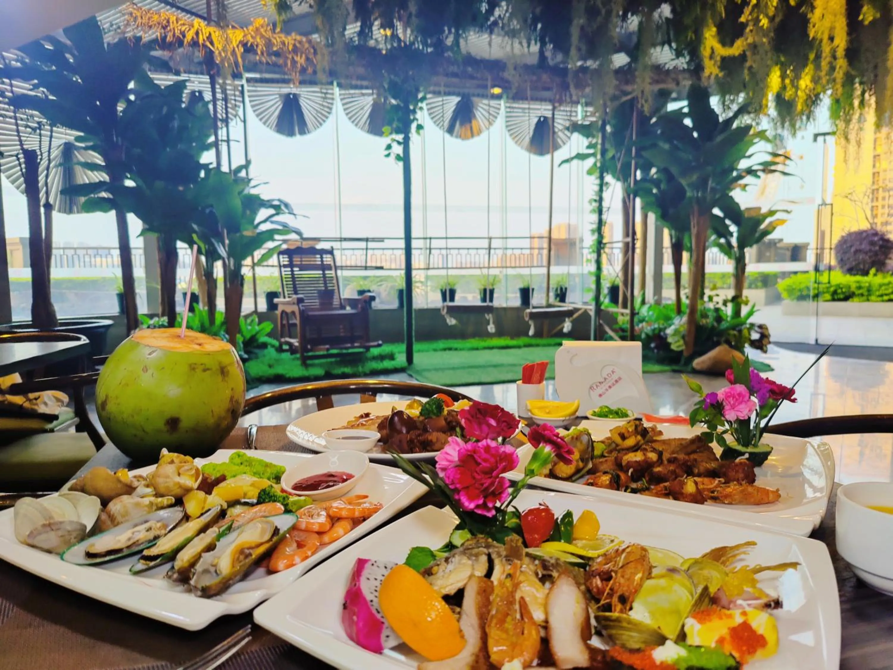 Restaurant/places to eat in Ramada Foshan Hotel