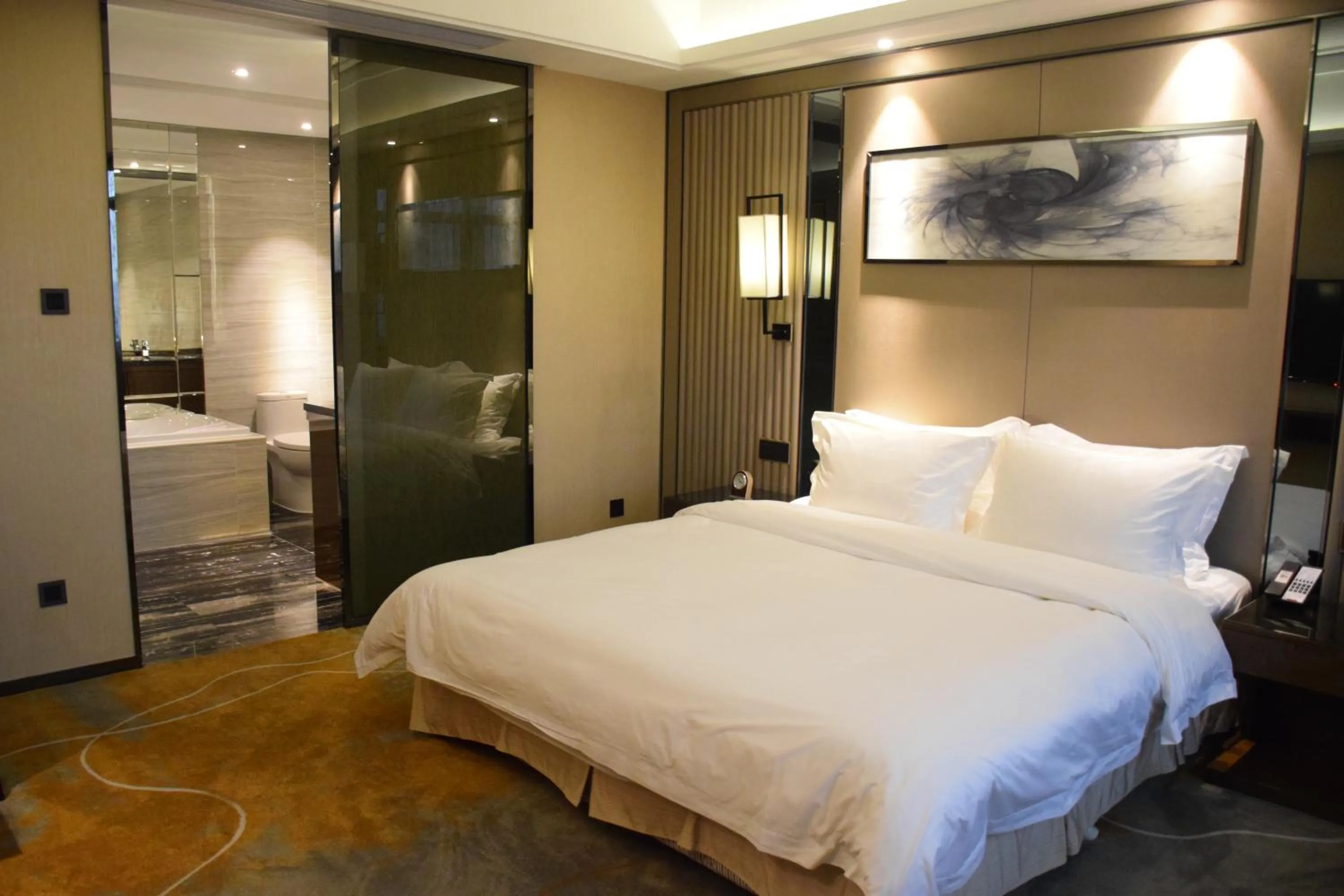 Bedroom, Bed in Ramada Foshan Hotel