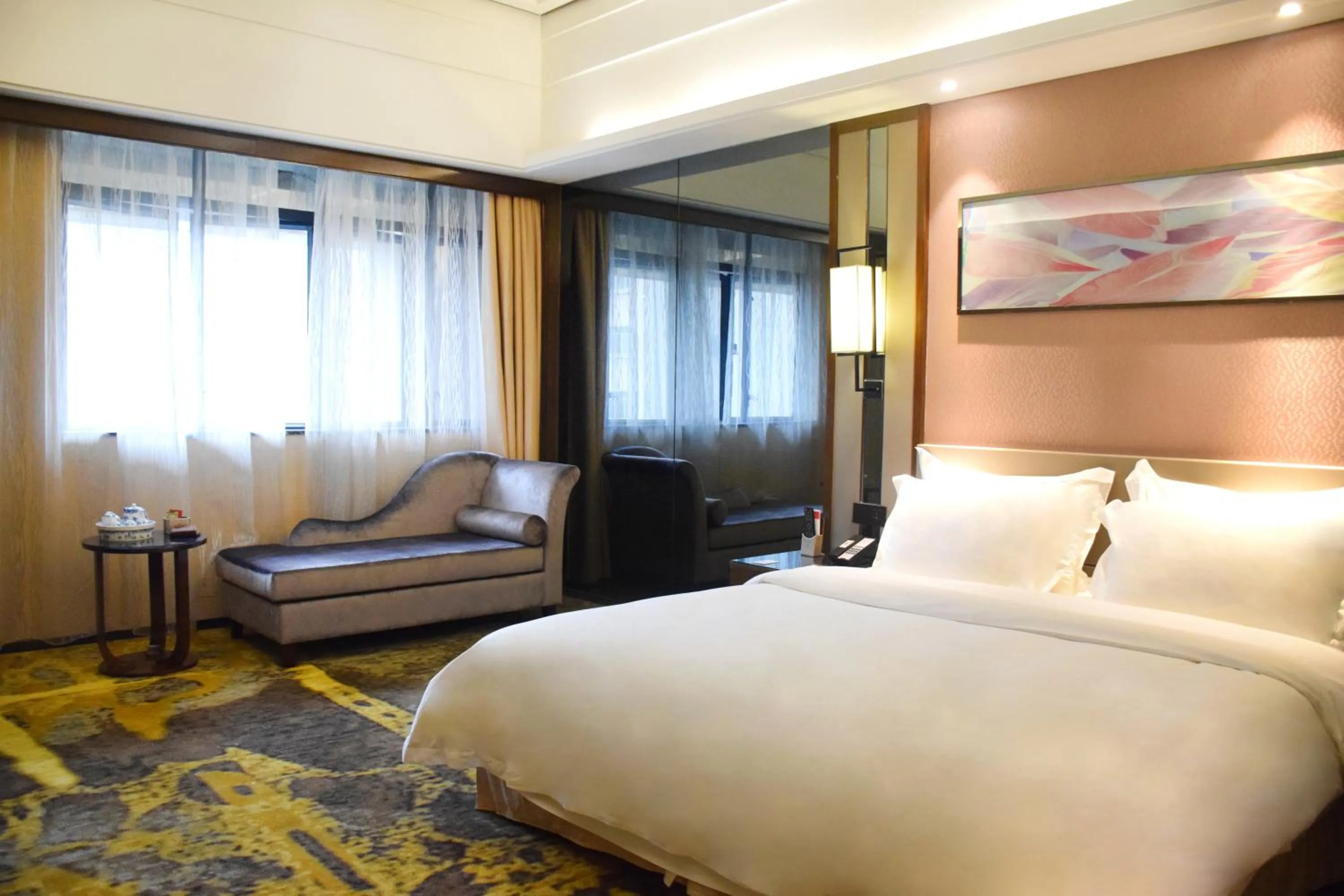 Bed in Ramada Foshan Hotel