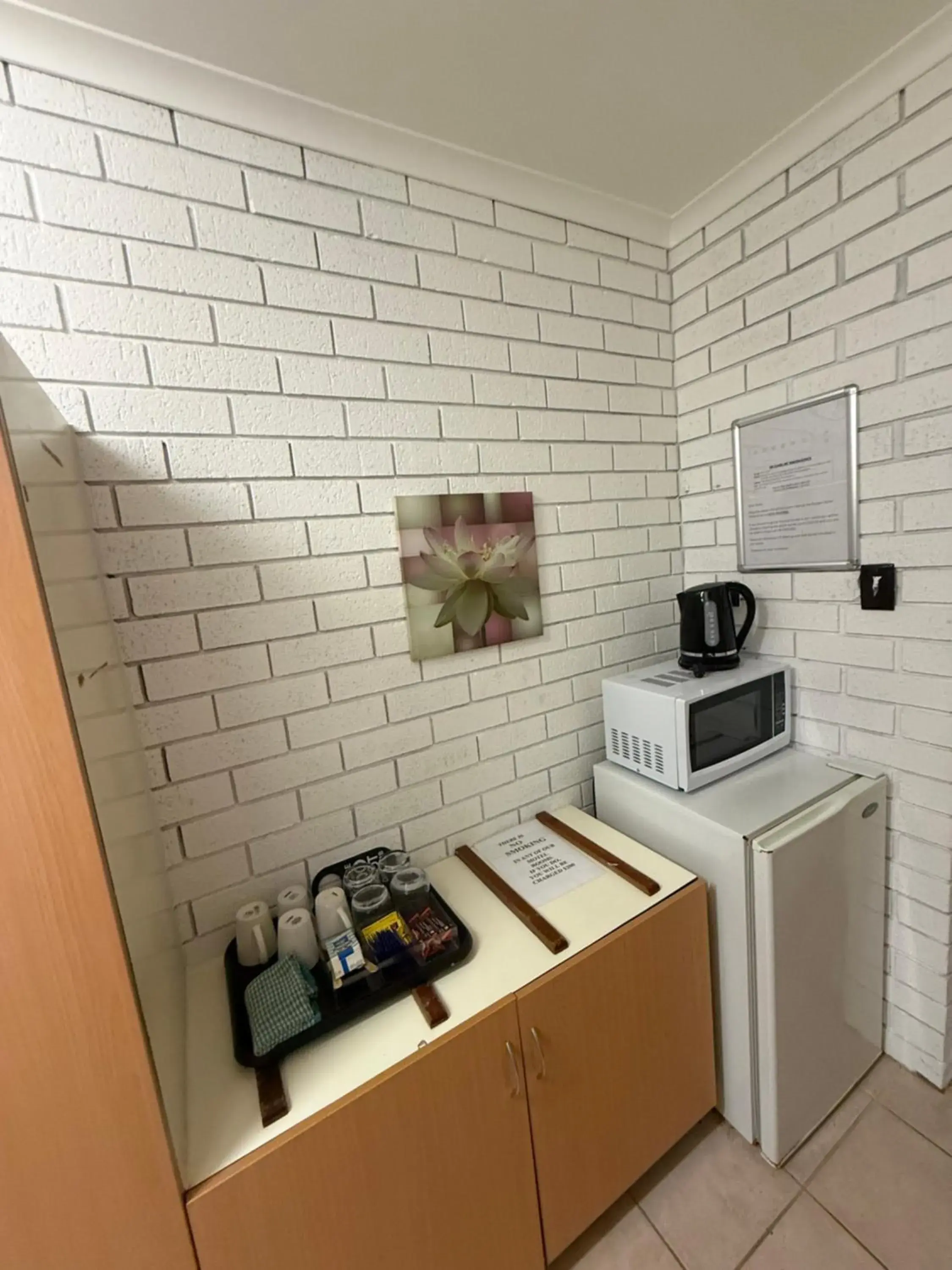 Coffee/tea facilities in Budget Motel Coffee/tea facilities in Budget Motel