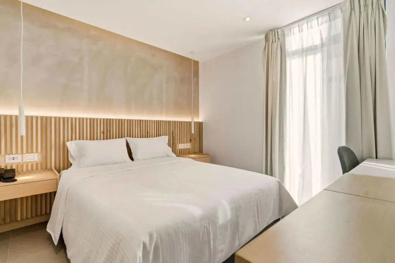 Standard Queen Room in Hotel Alcalà Centro Standard Queen Room in Hotel Alcalà Centro