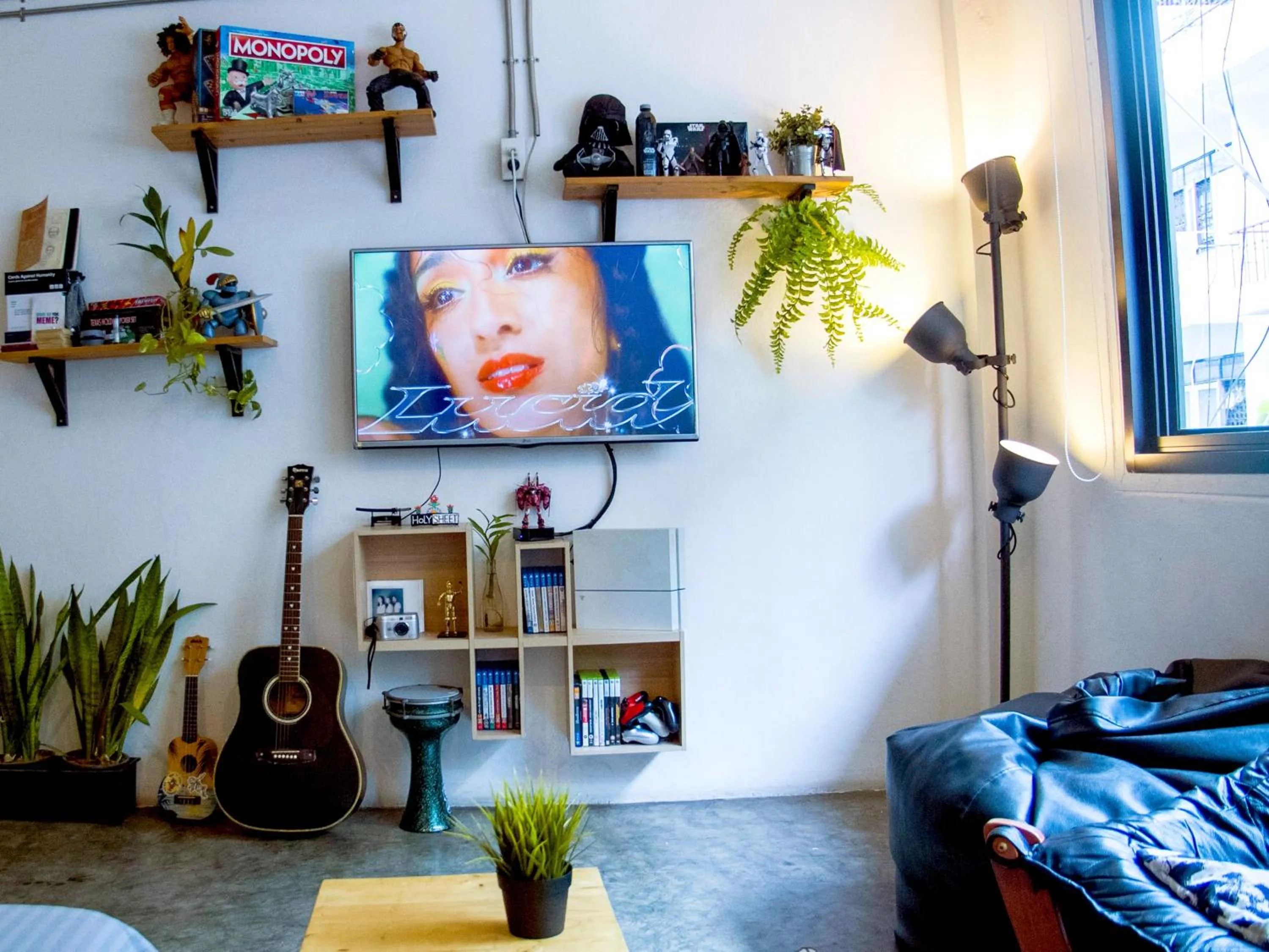 Communal lounge/ TV room in HOLY SHEET Hostel