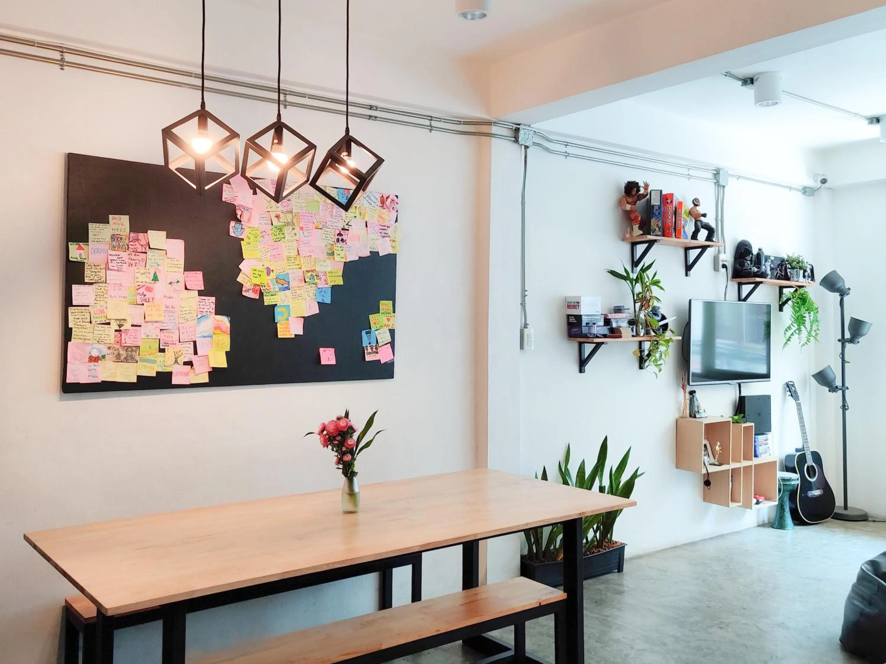 Communal lounge/ TV room in HOLY SHEET Hostel