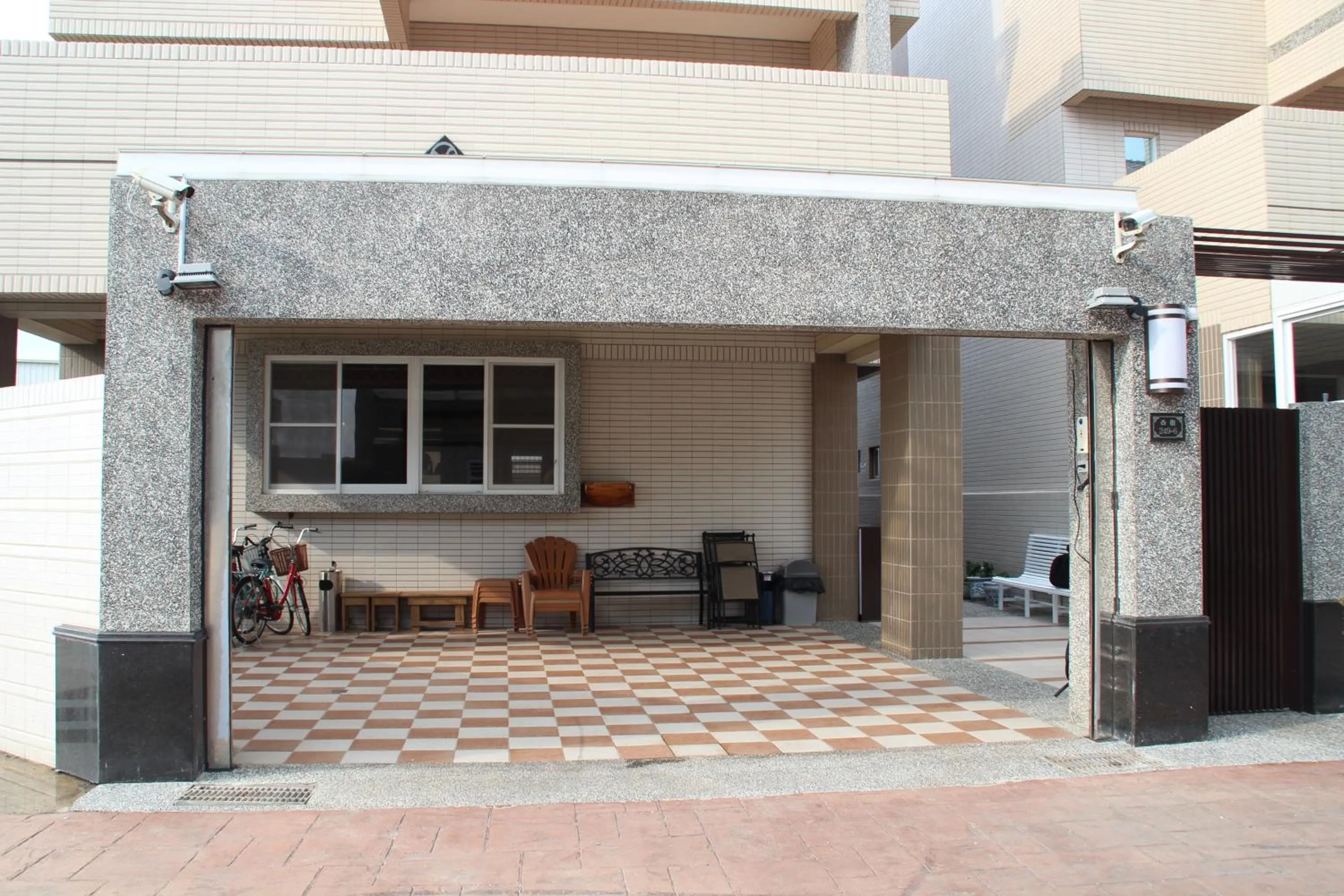 Facade/entrance in Magi House