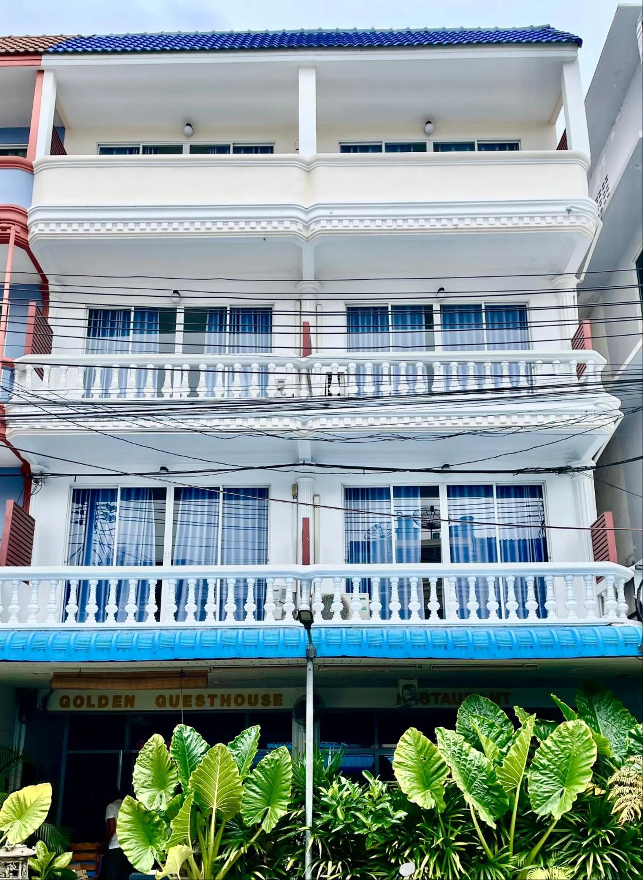 Property building in GOLDEN GUESTHOUSE by The Beach Cha Am
