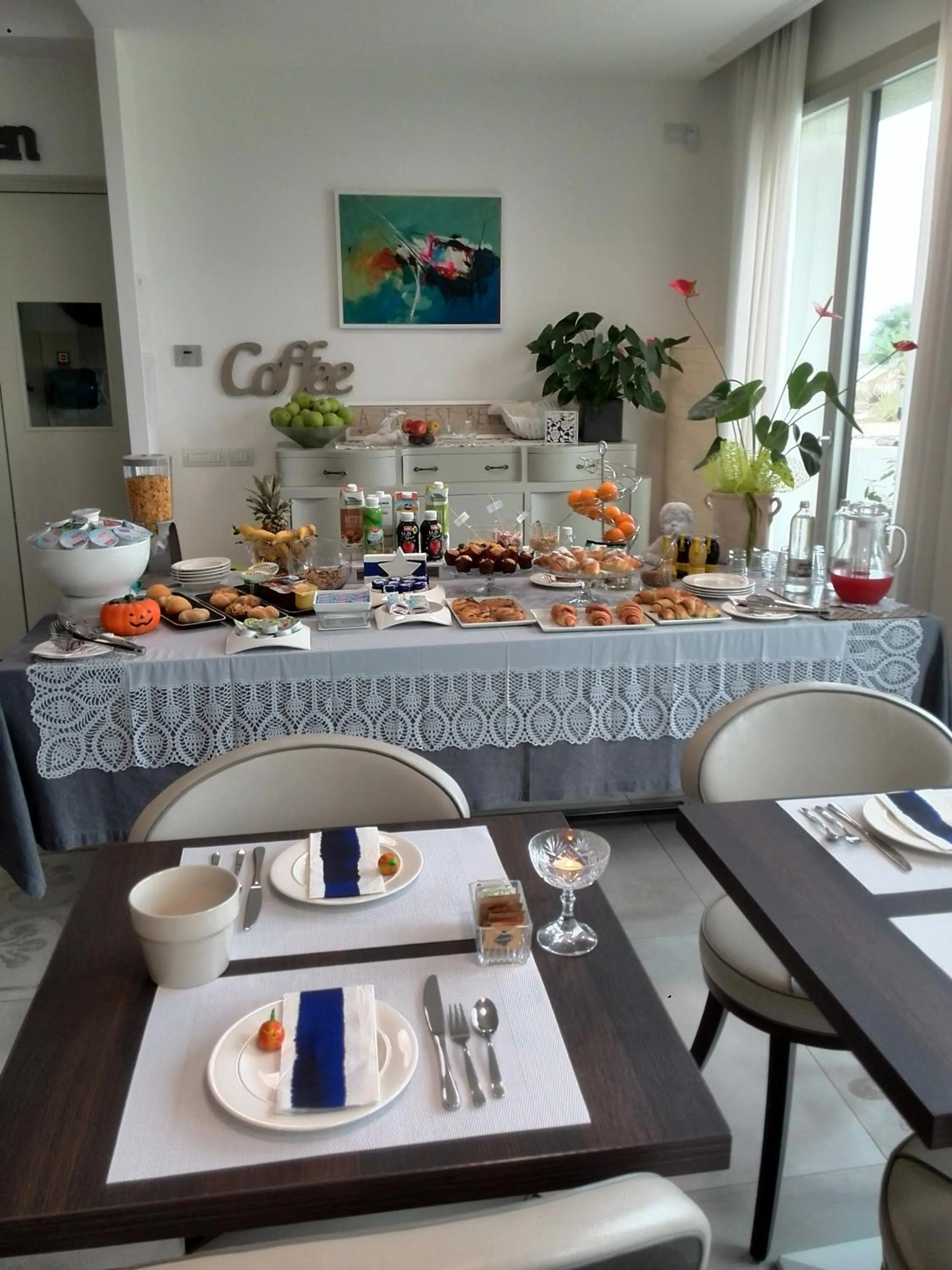 Restaurant/places to eat in Hotel Madalù