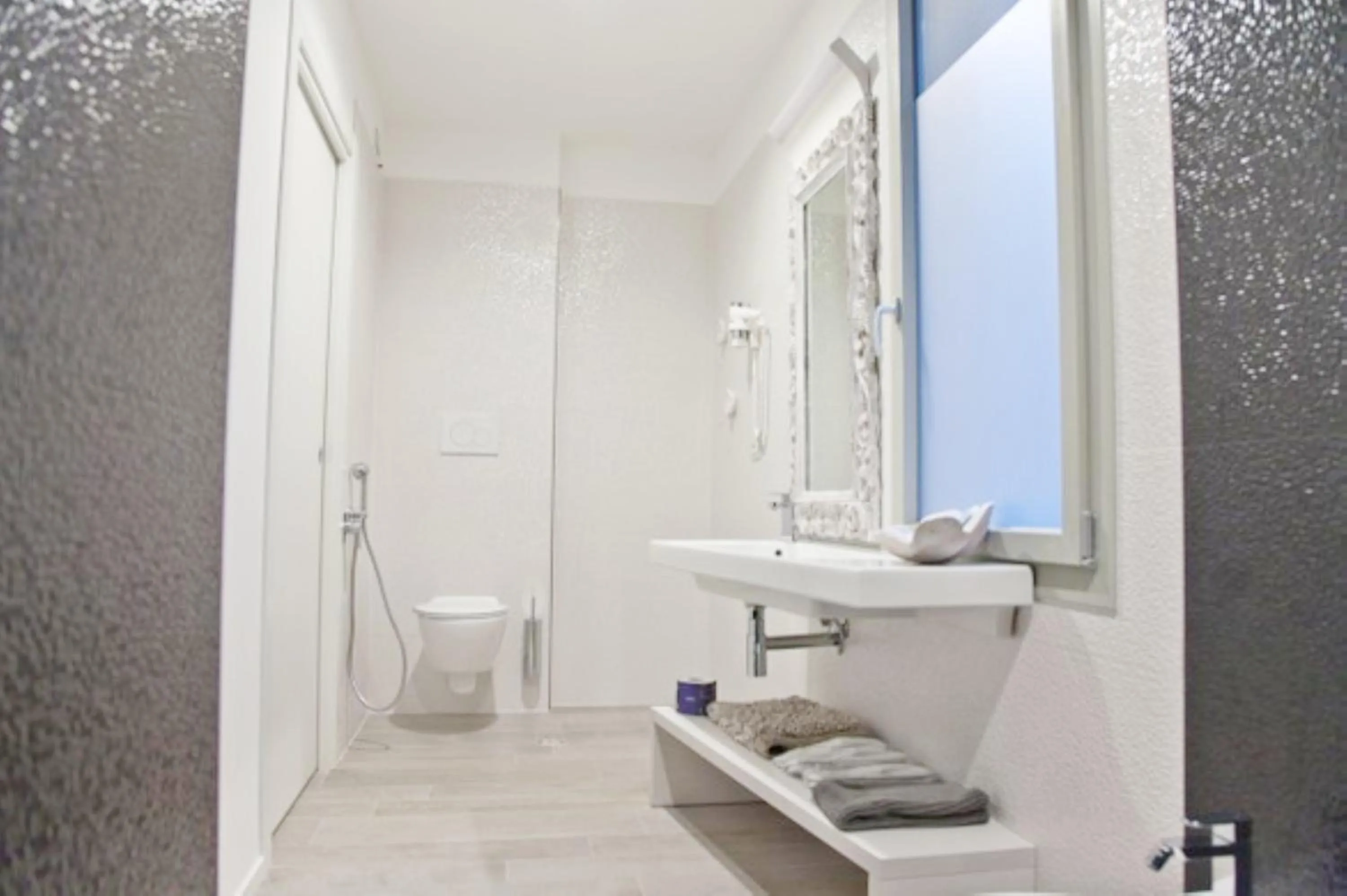 Bathroom in Hotel Madalù