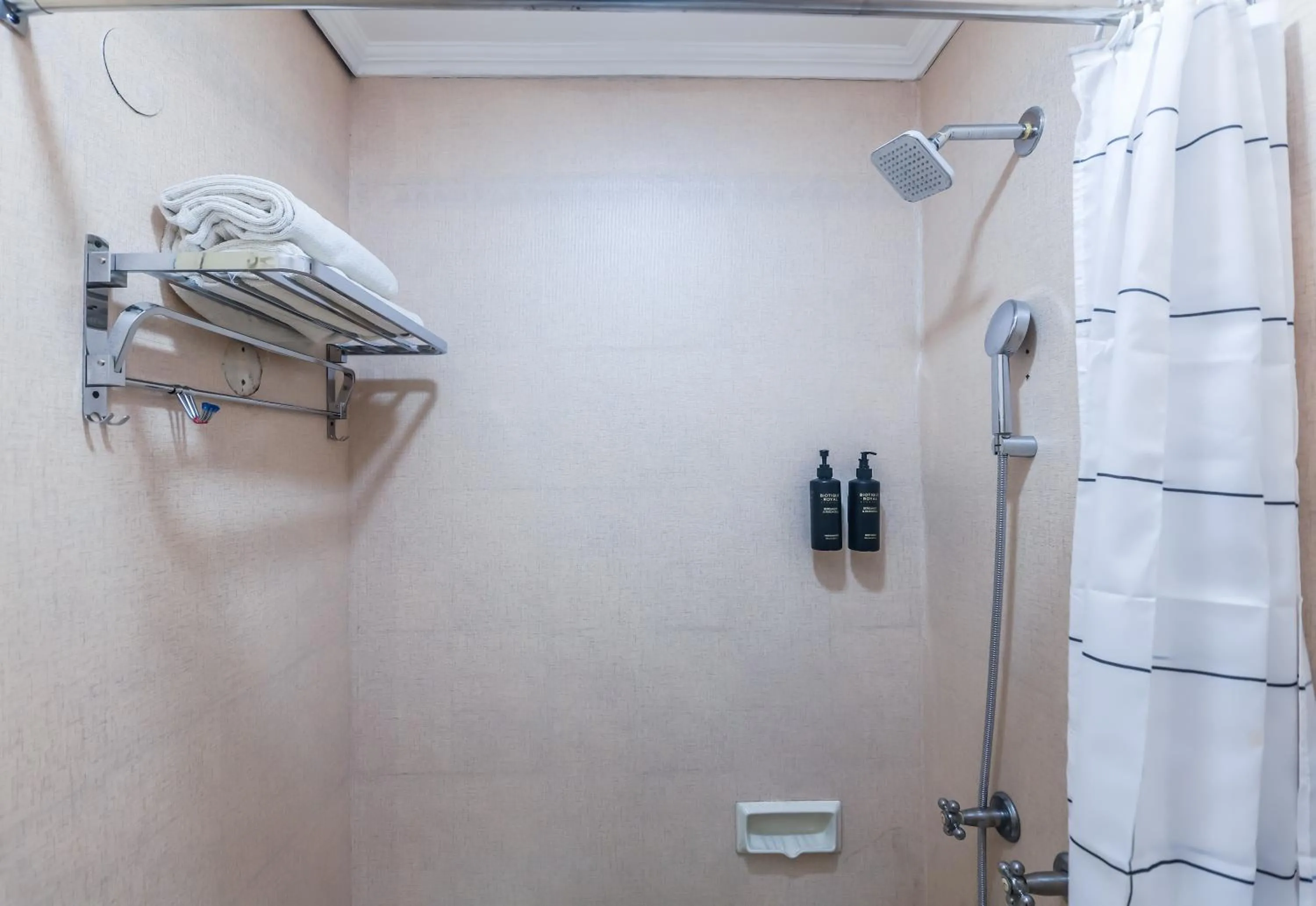 Bathroom in asar CP Outer Circle by Orion Hotels