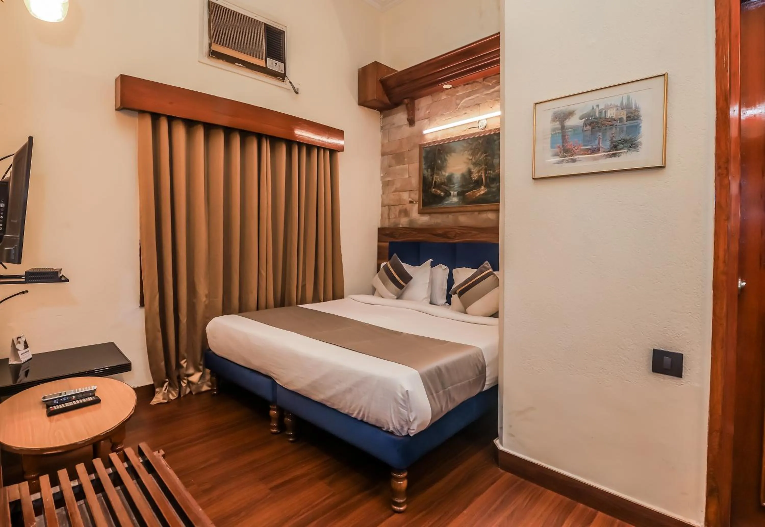 Photo of the whole room in asar CP Outer Circle by Orion Hotels