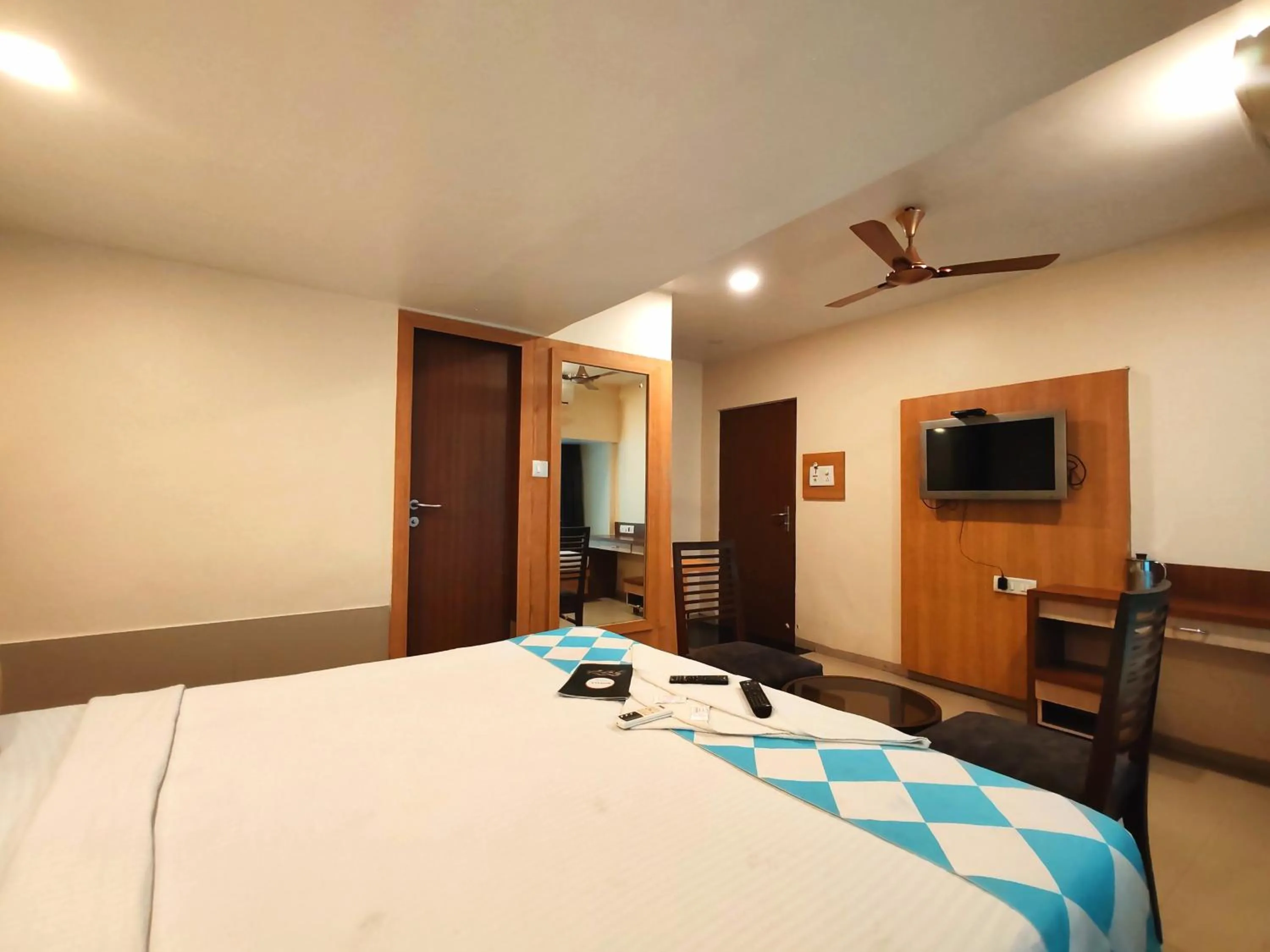 Bedroom, Bed in Hotel Aishwarya Residency