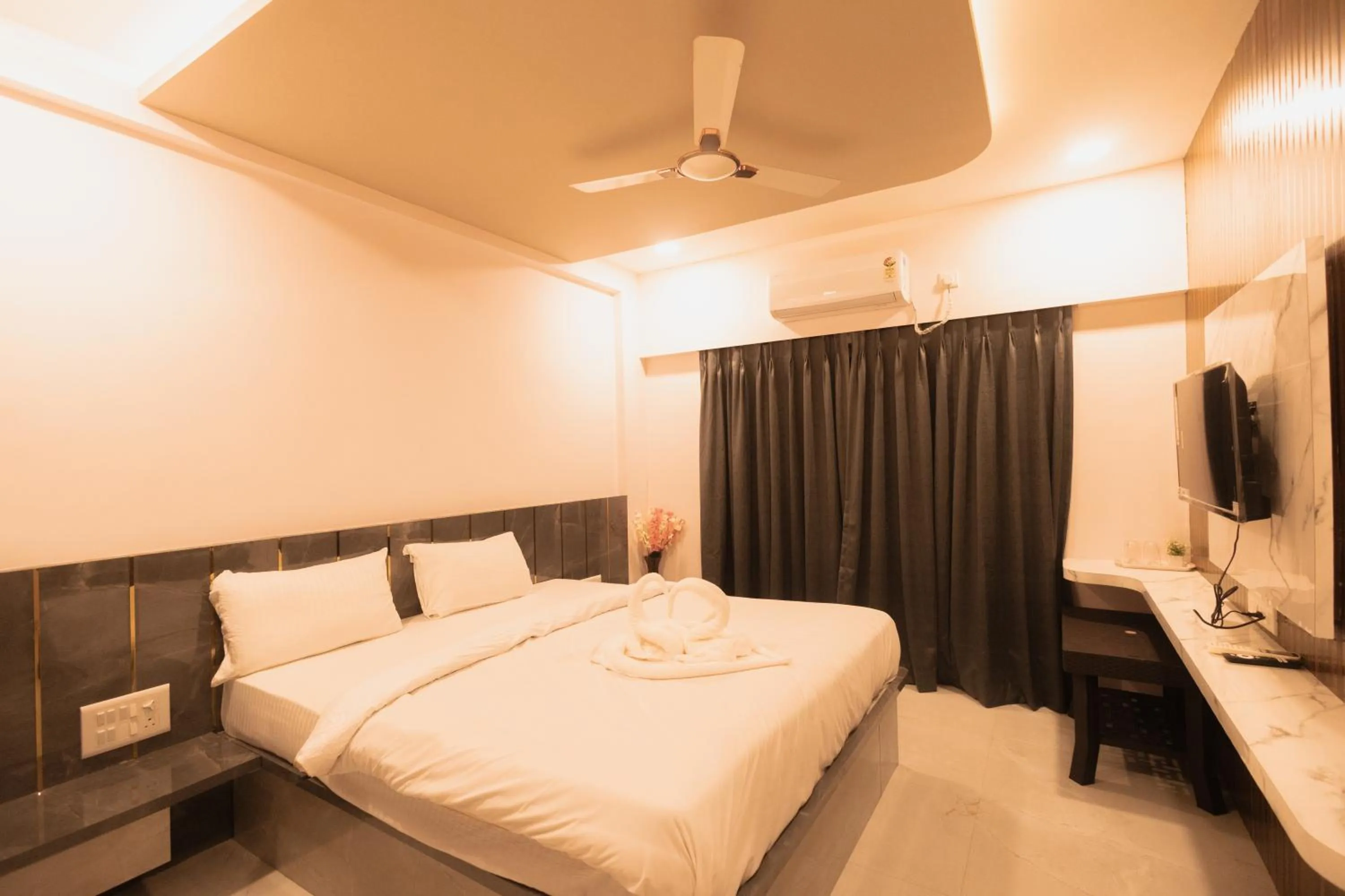 Bed in Shreem Resort