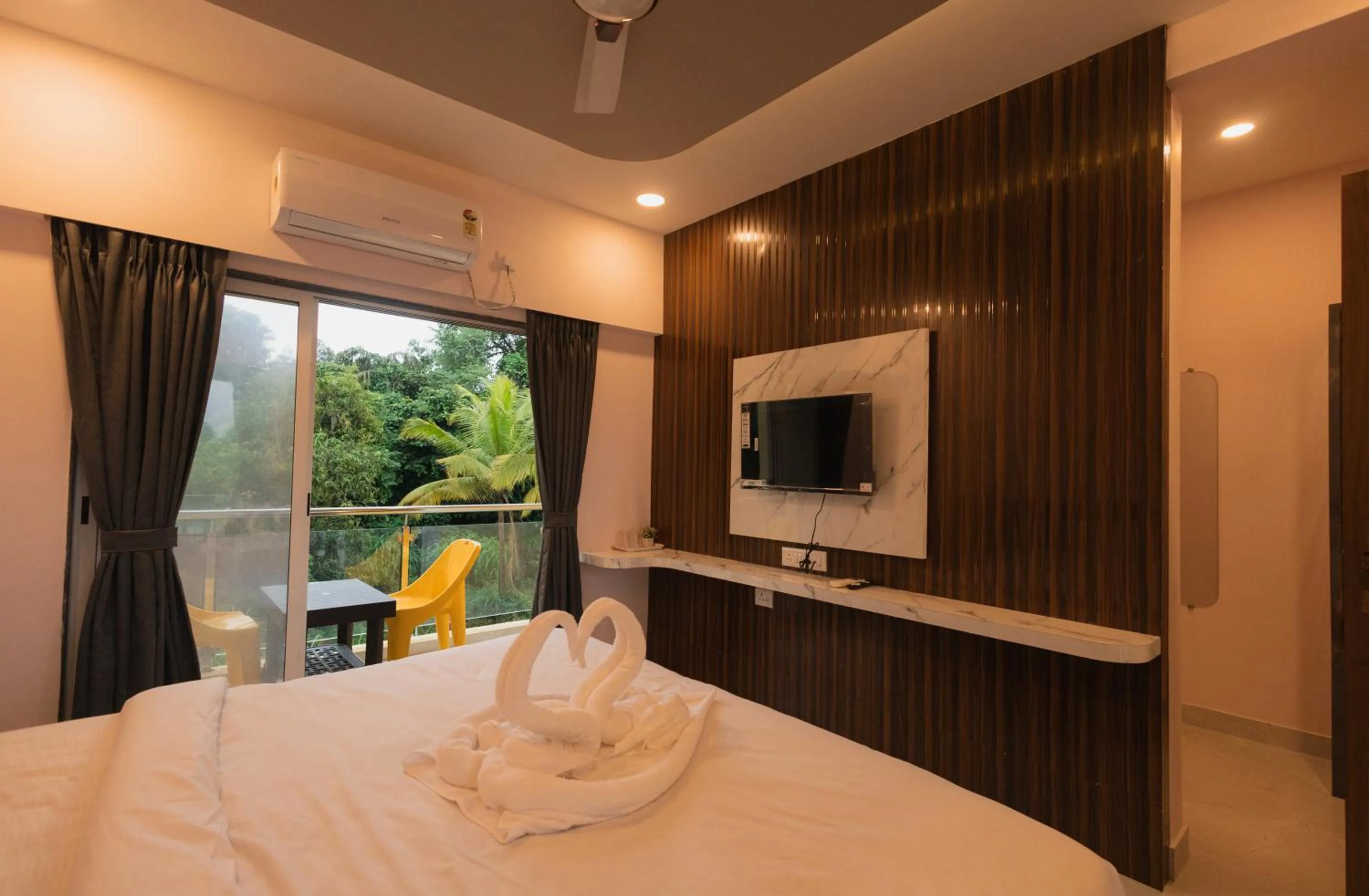 Bedroom, Bed in Shreem Resort