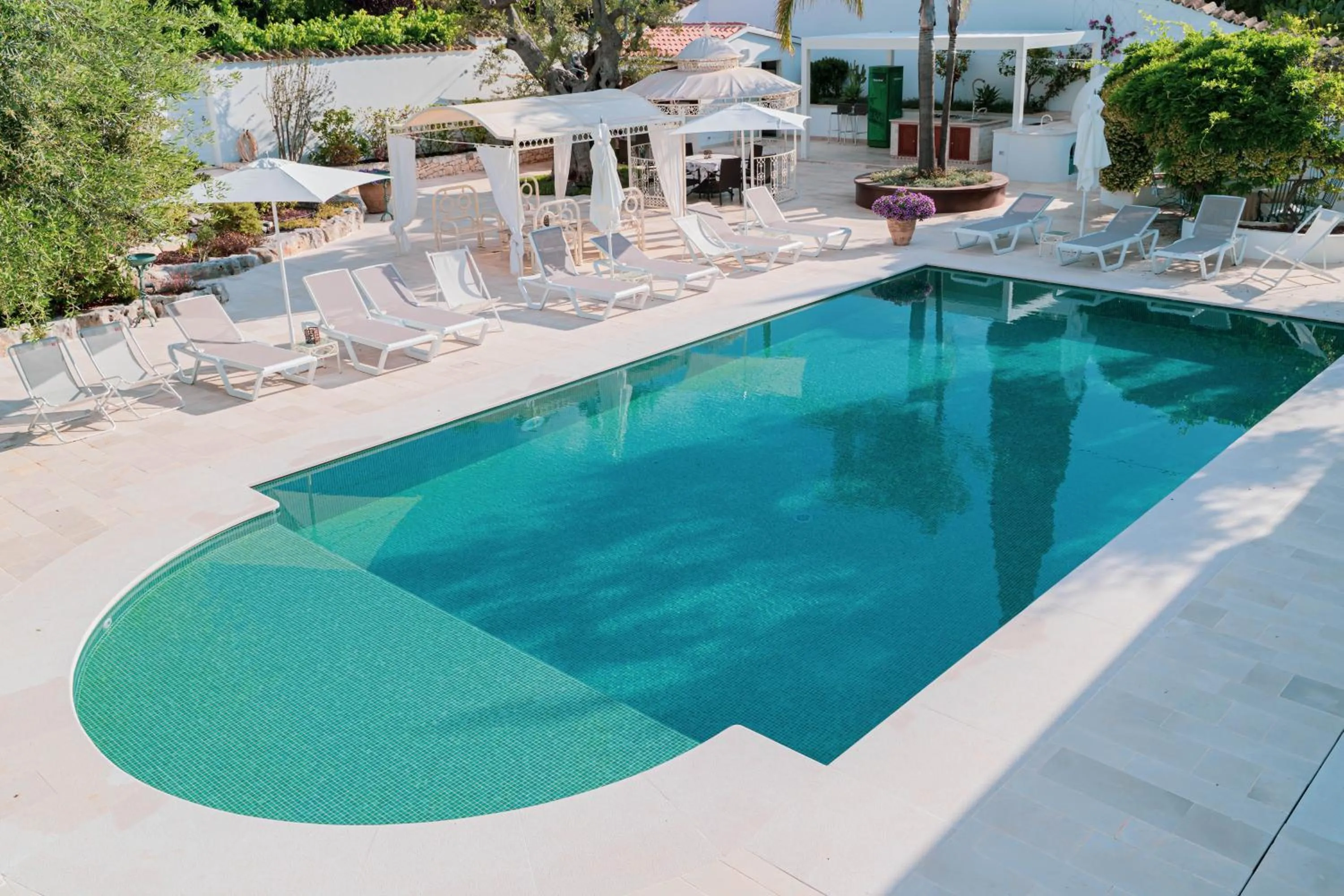 Swimming pool in B&B Antico Ulivo
