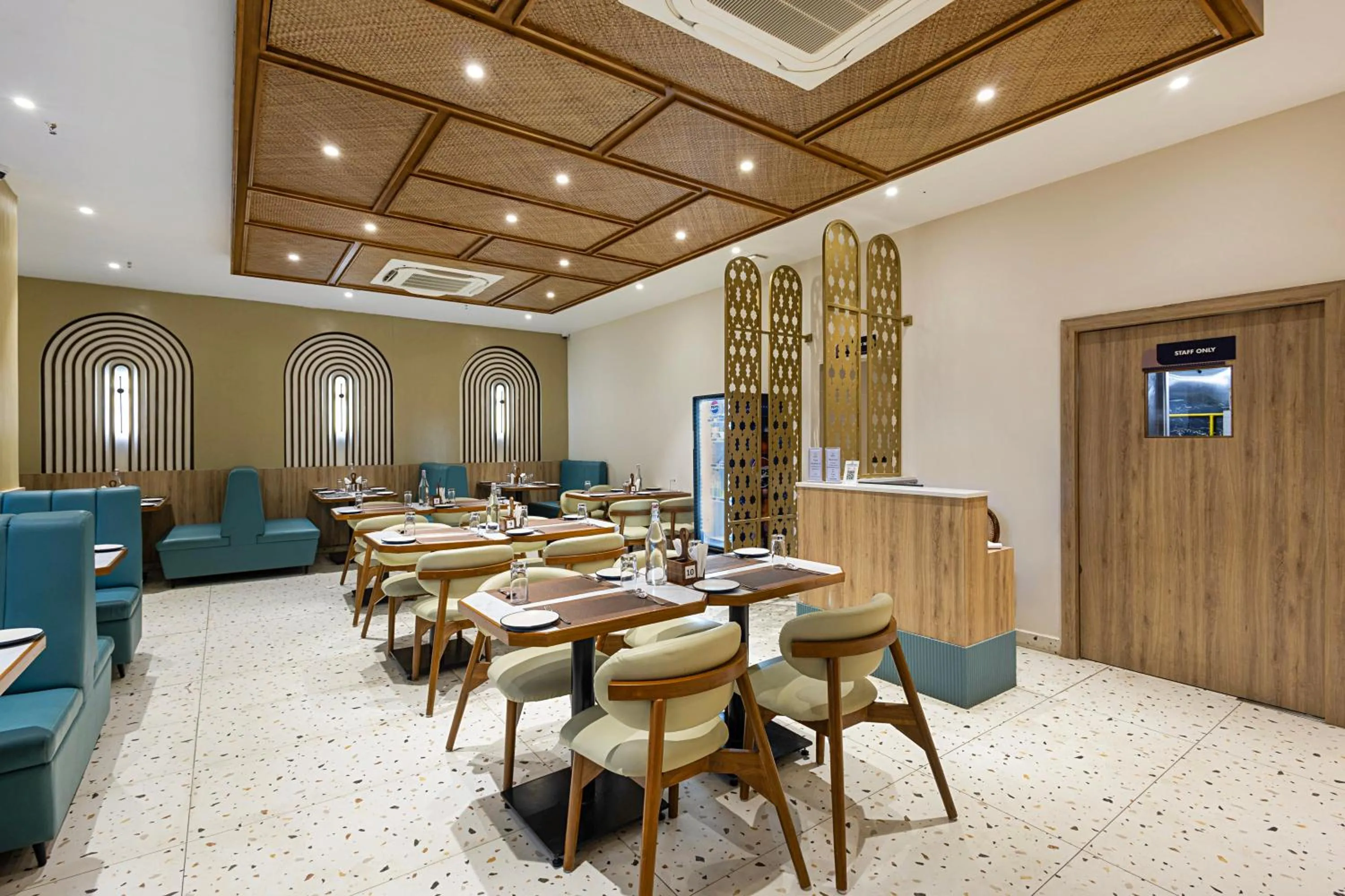 Restaurant/places to eat in Monday Premium Madhapur