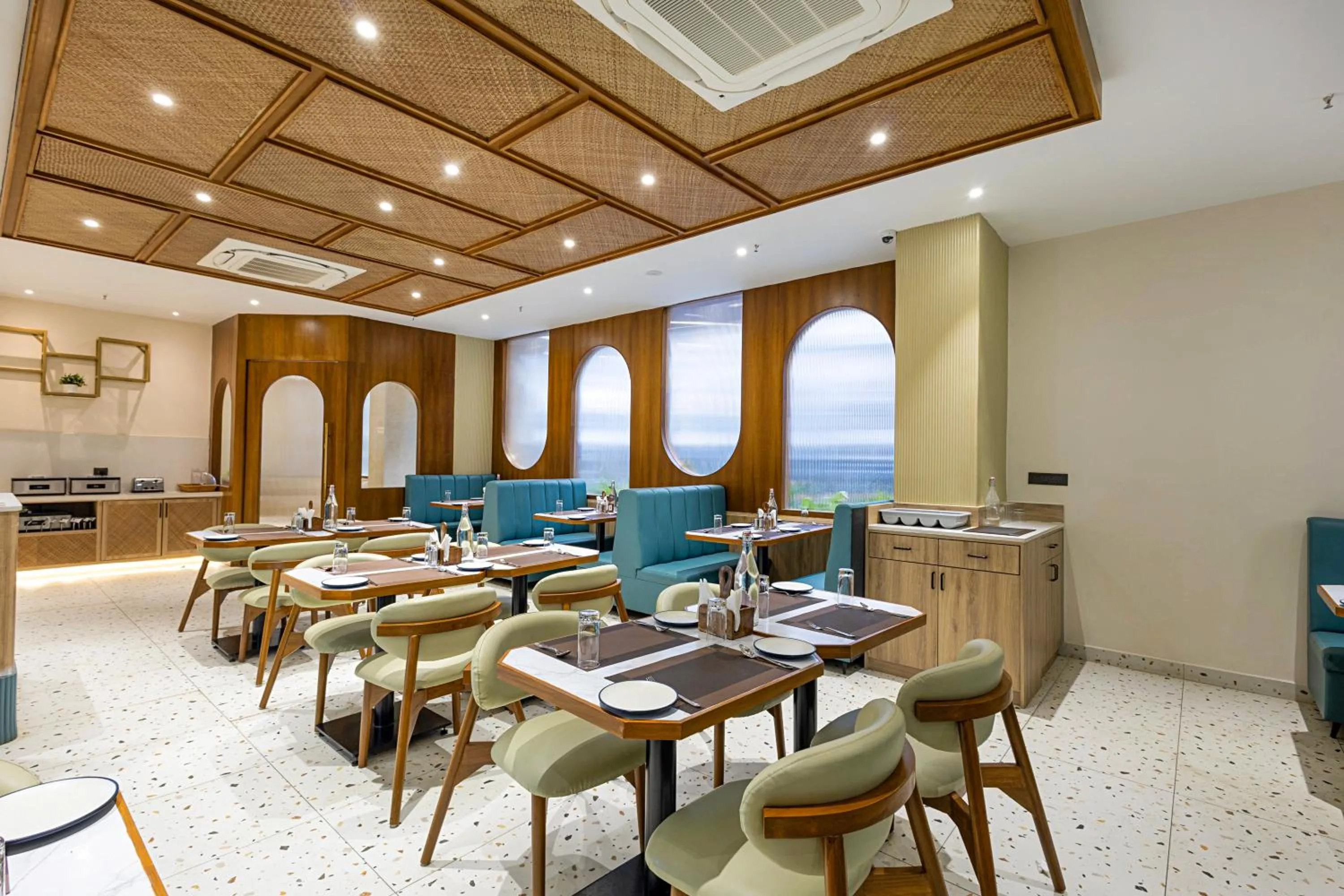Restaurant/places to eat in Monday Premium Madhapur