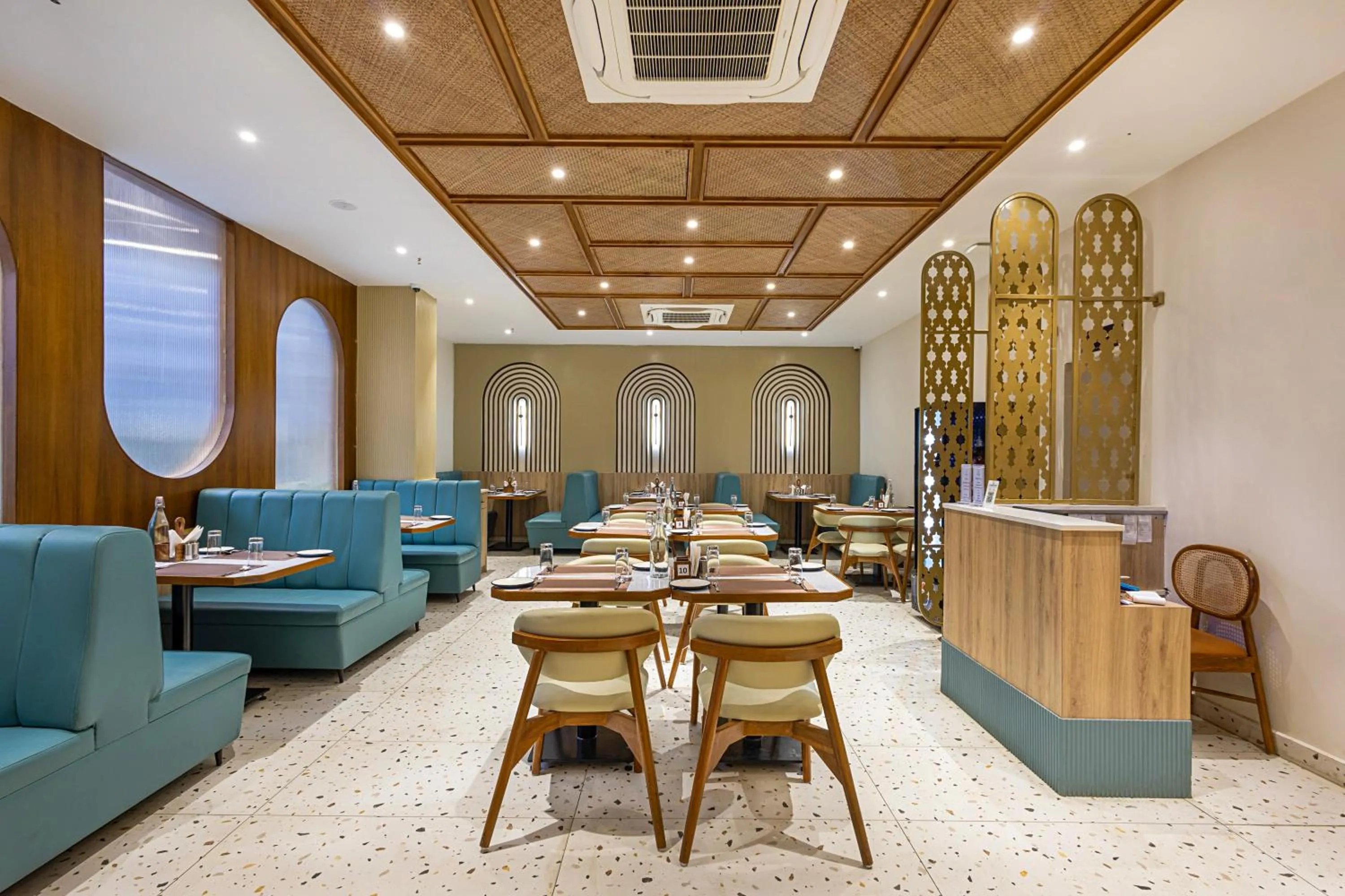 Restaurant/places to eat in Monday Premium Madhapur