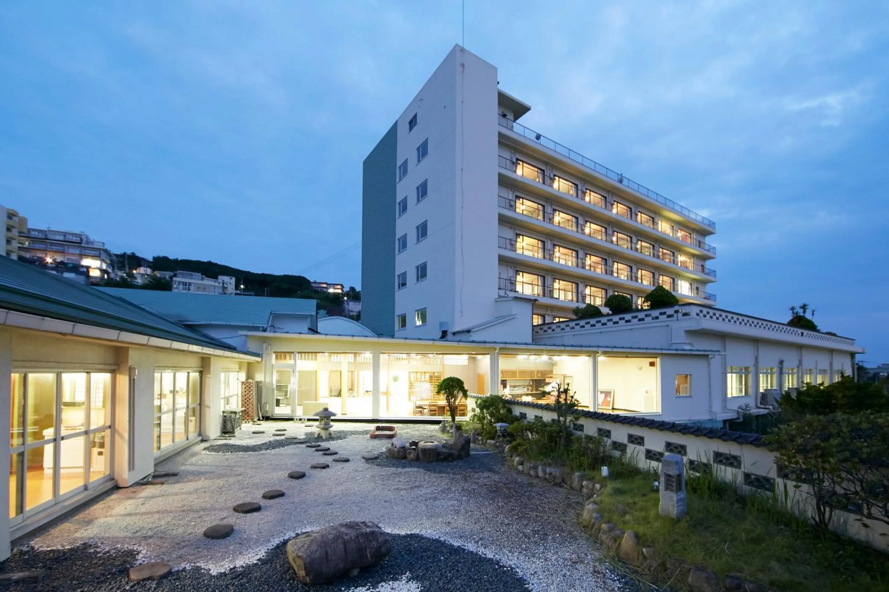 Property building in Shirahama Onsen Kisyu Hanto