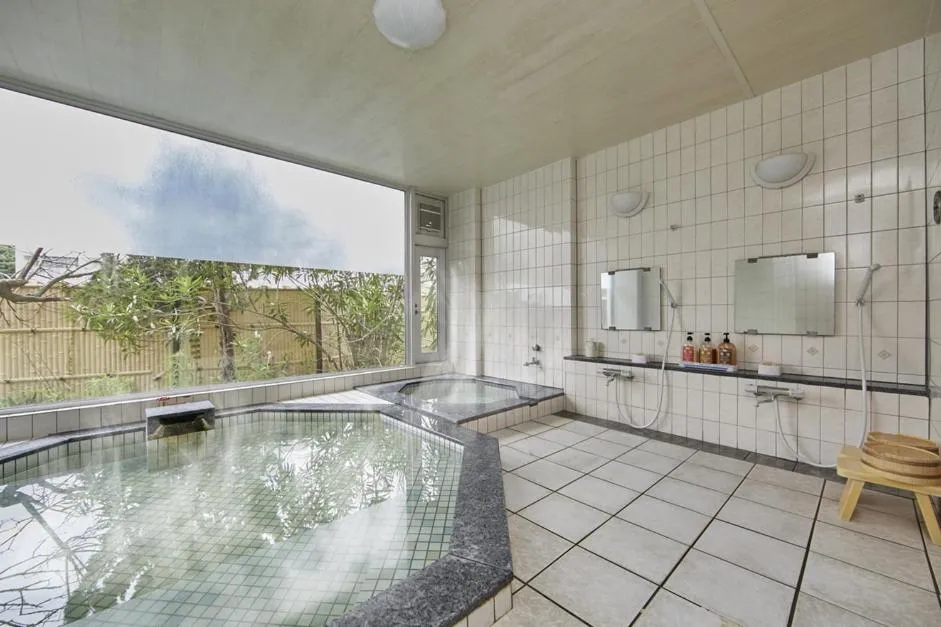 Hot Spring Bath in Shirahama Onsen Kisyu Hanto