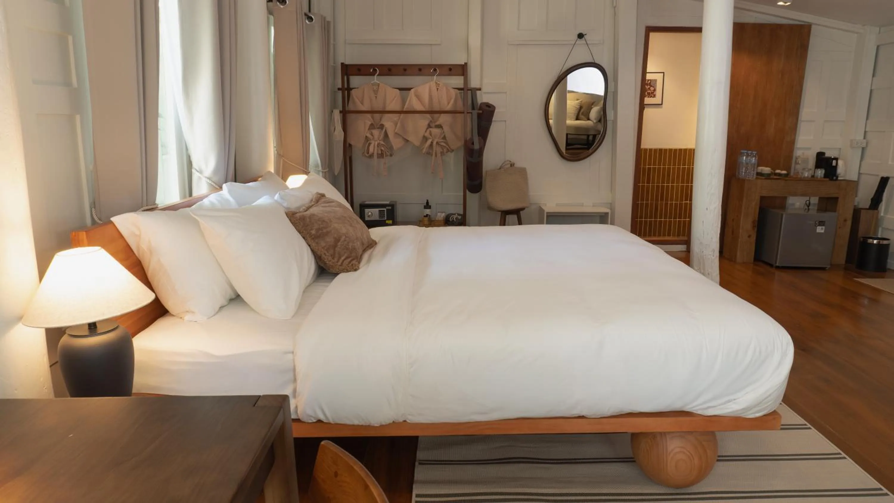 Property building, Bed in Busaba Ayutthaya Hotel