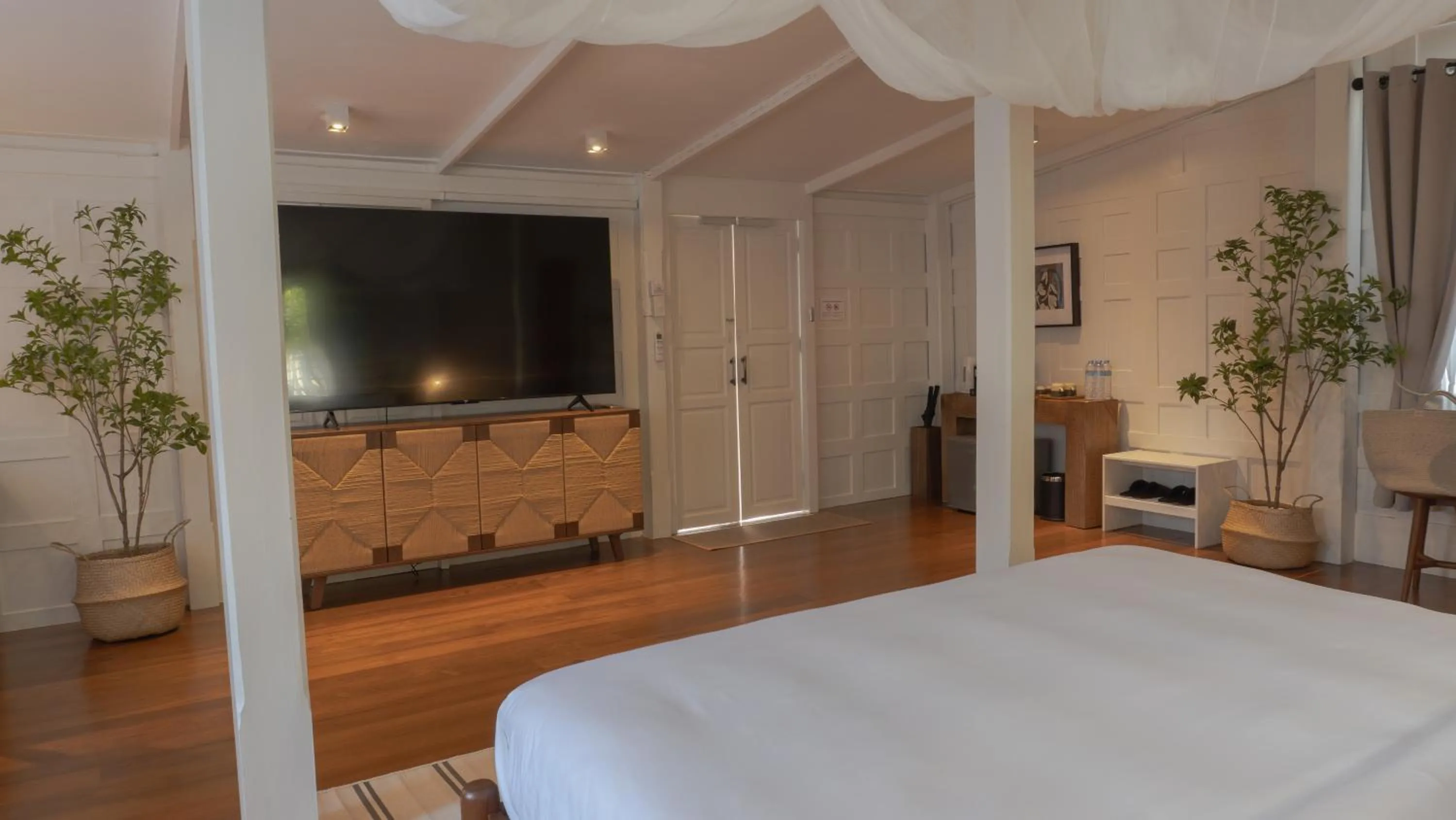 Property building, Bed in Busaba Ayutthaya Hotel