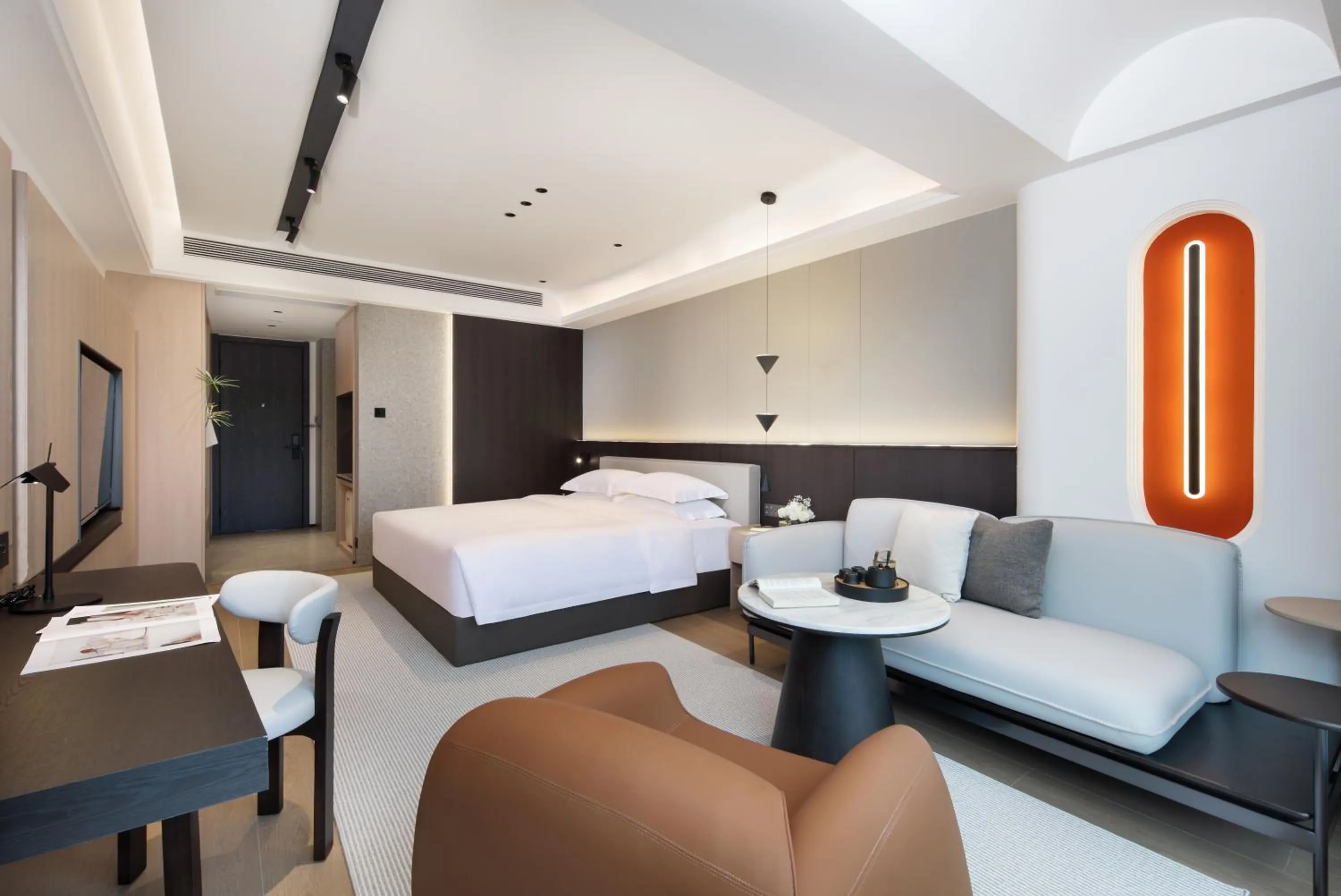 Bed in Guilin Mingjiang Hotel