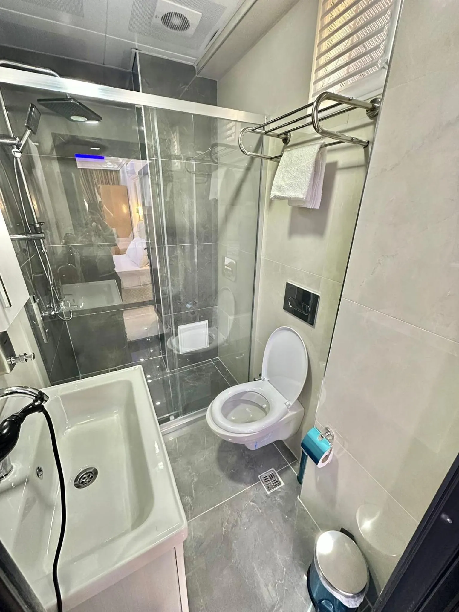 Shower in Hagia Sophia Palace Hotel