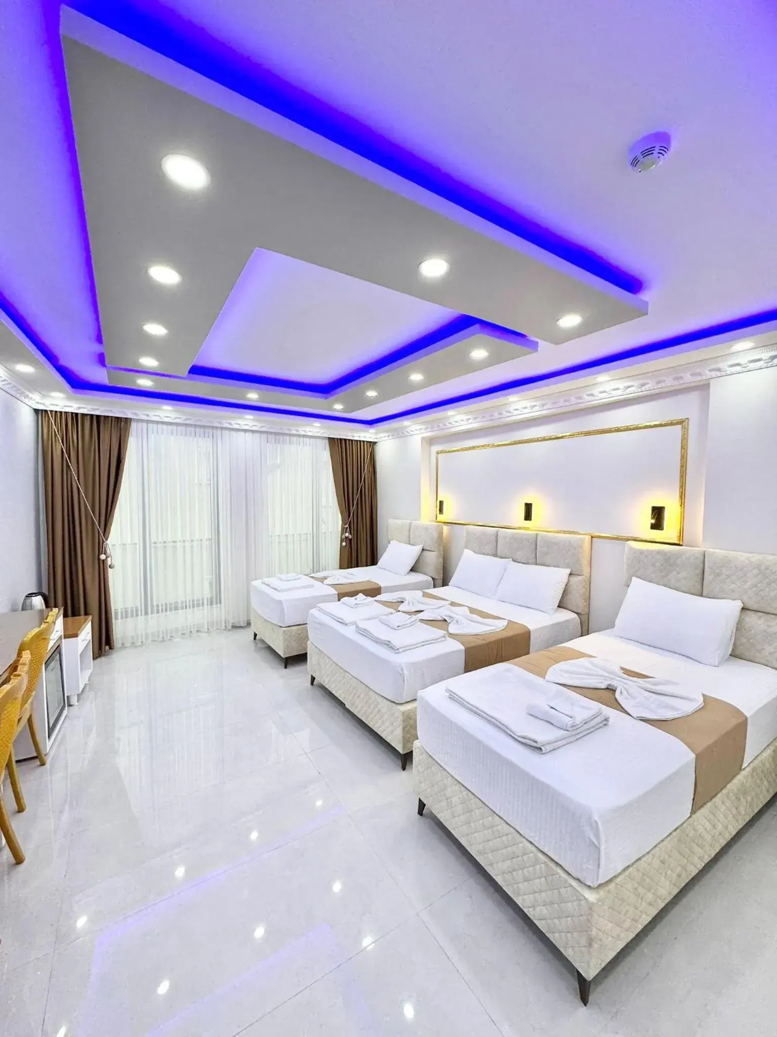 Luxury Quadruple Room in Hagia Sophia Palace Hotel Luxury Quadruple Room in Hagia Sophia Palace Hotel