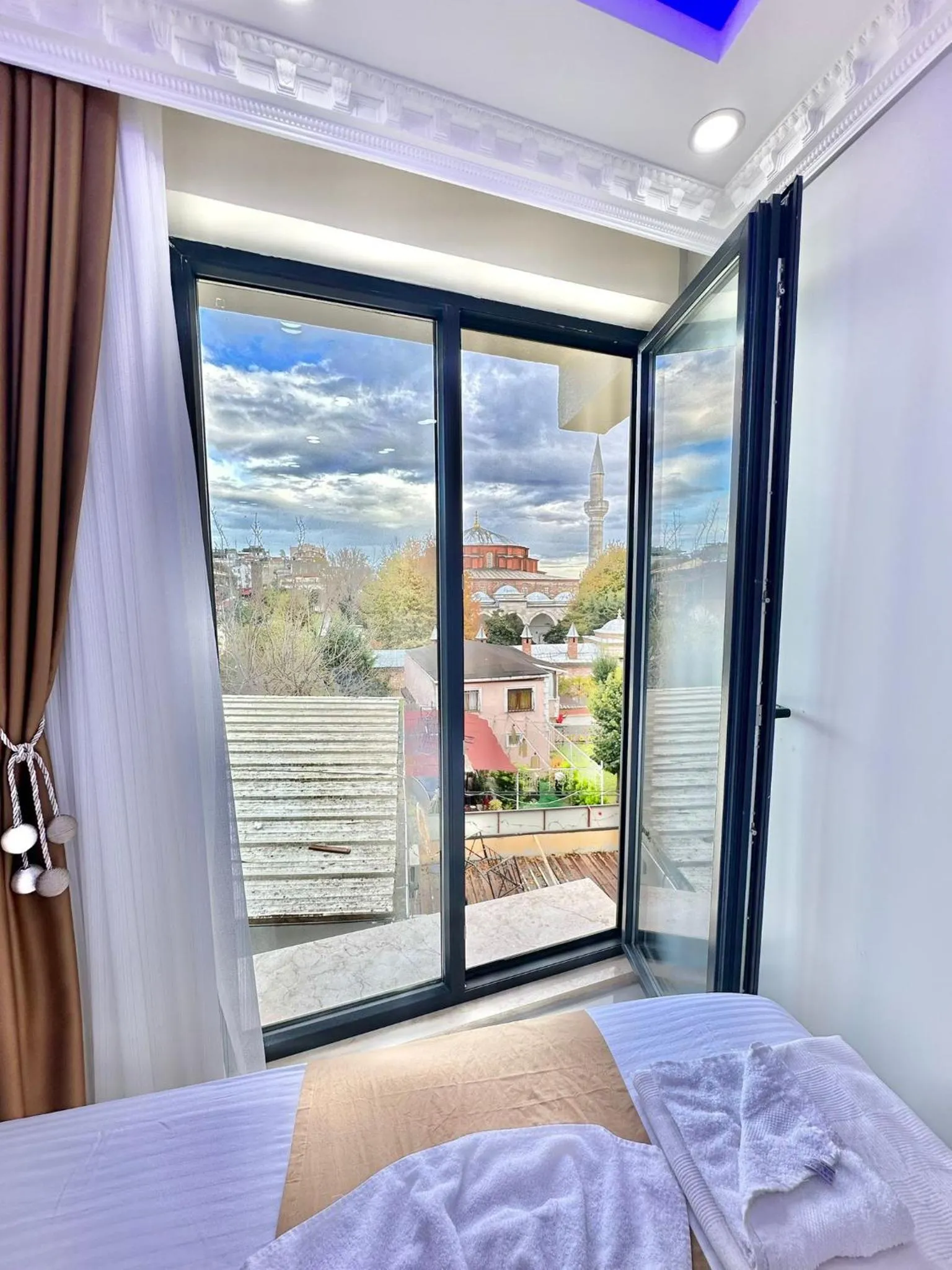 Bed in Hagia Sophia Palace Hotel