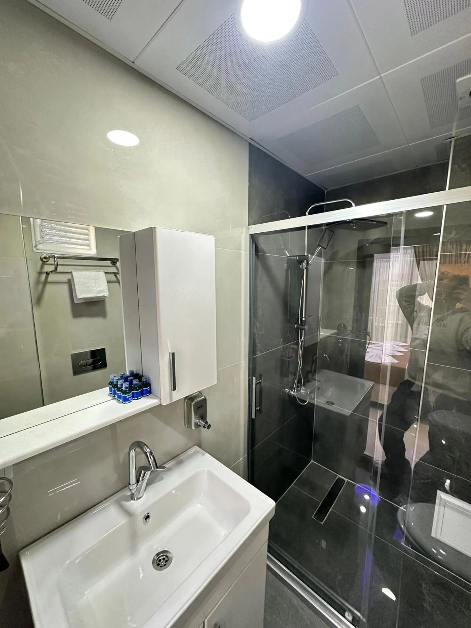 Shower in Hagia Sophia Palace Hotel