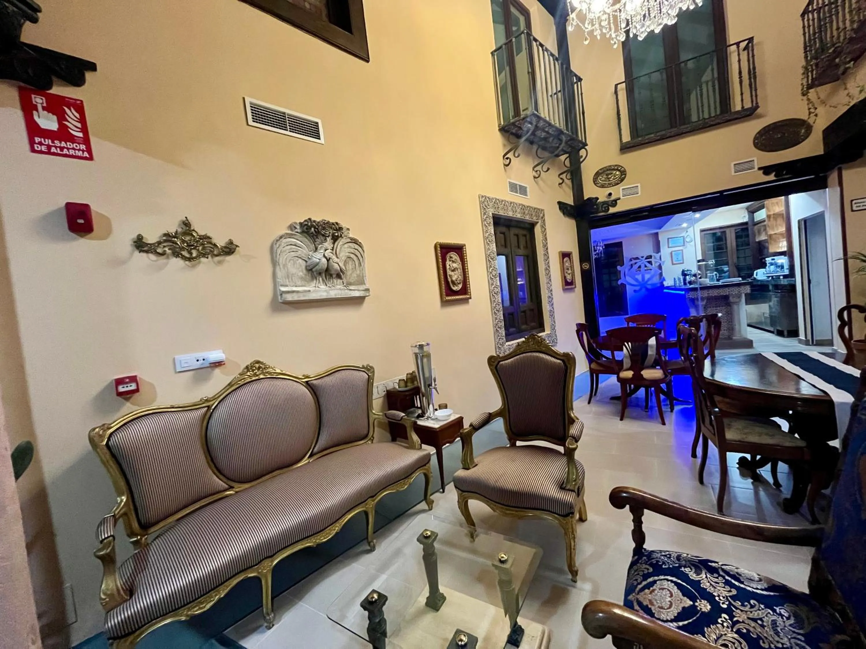 Restaurant/places to eat in Hotel Boutique Casón De Los López