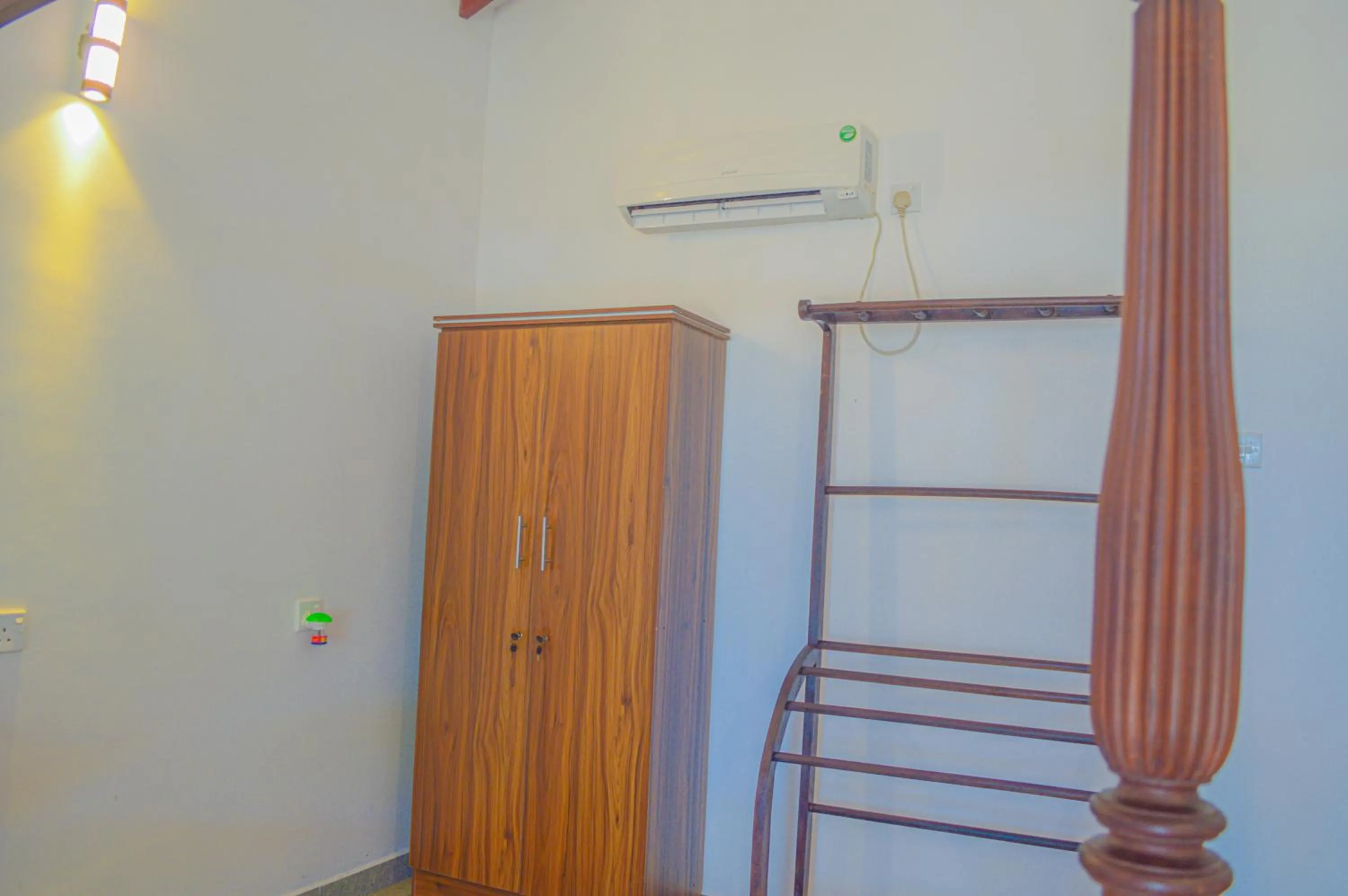 wardrobe in Blue Water Paradise Akurala