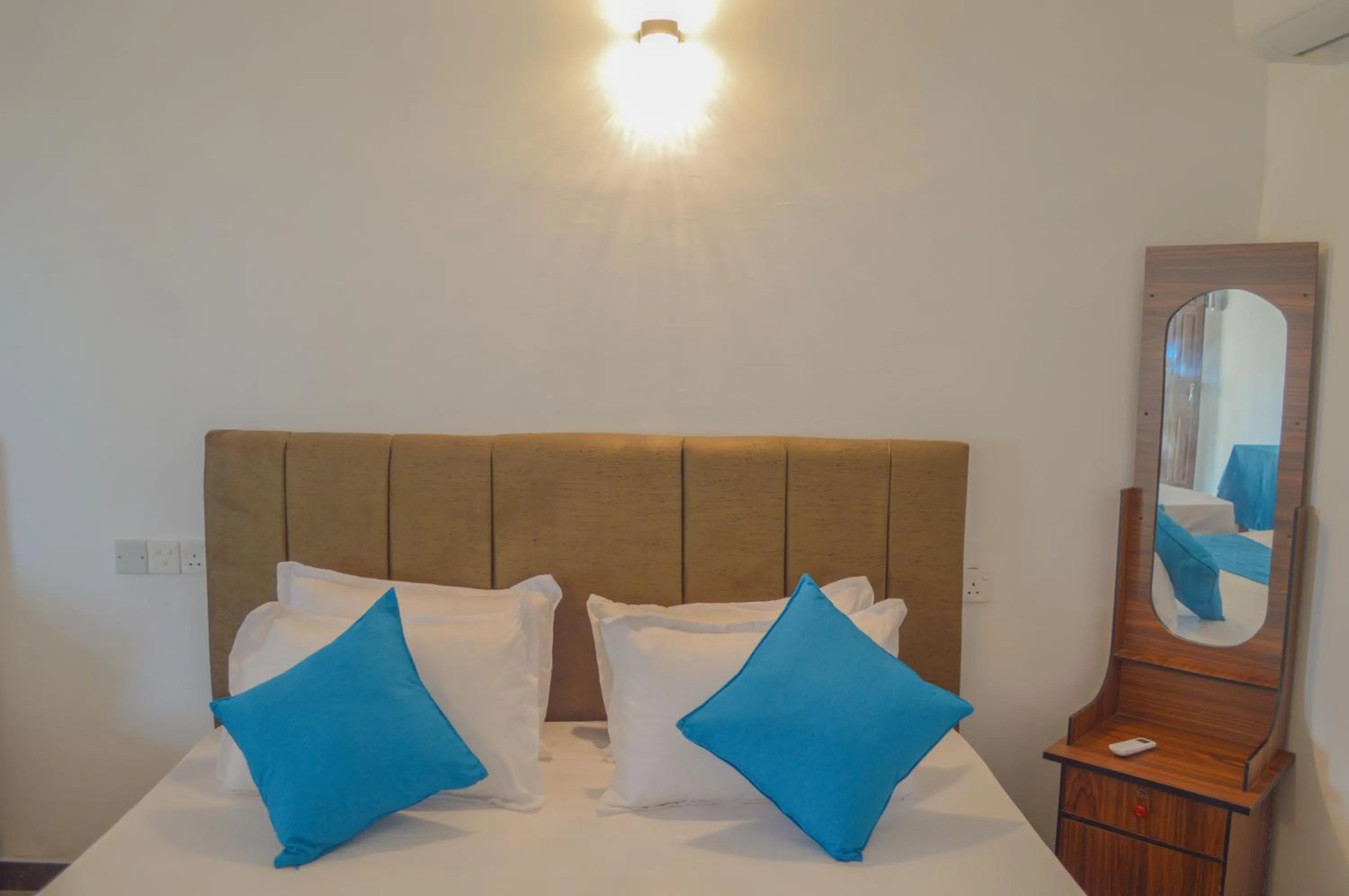 Bedroom, Bed in Blue Water Paradise Akurala