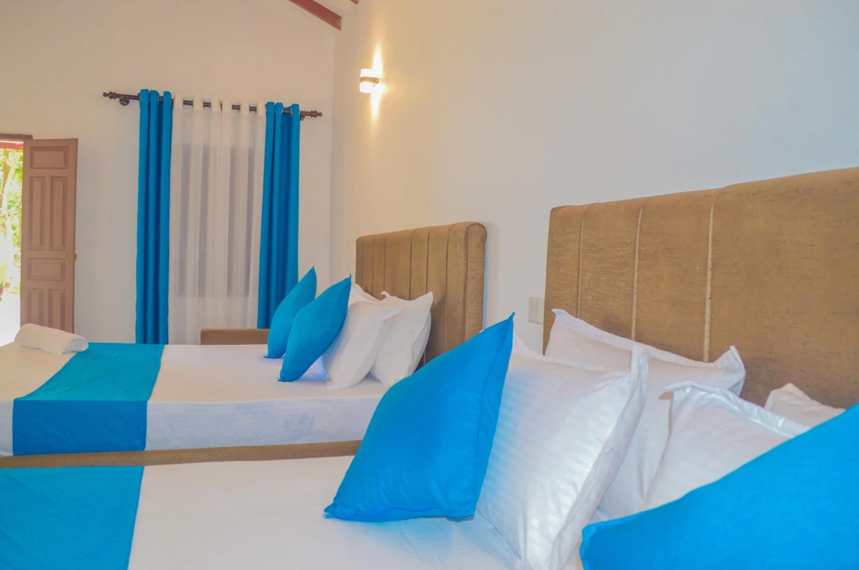 Bedroom, Bed in Blue Water Paradise Akurala