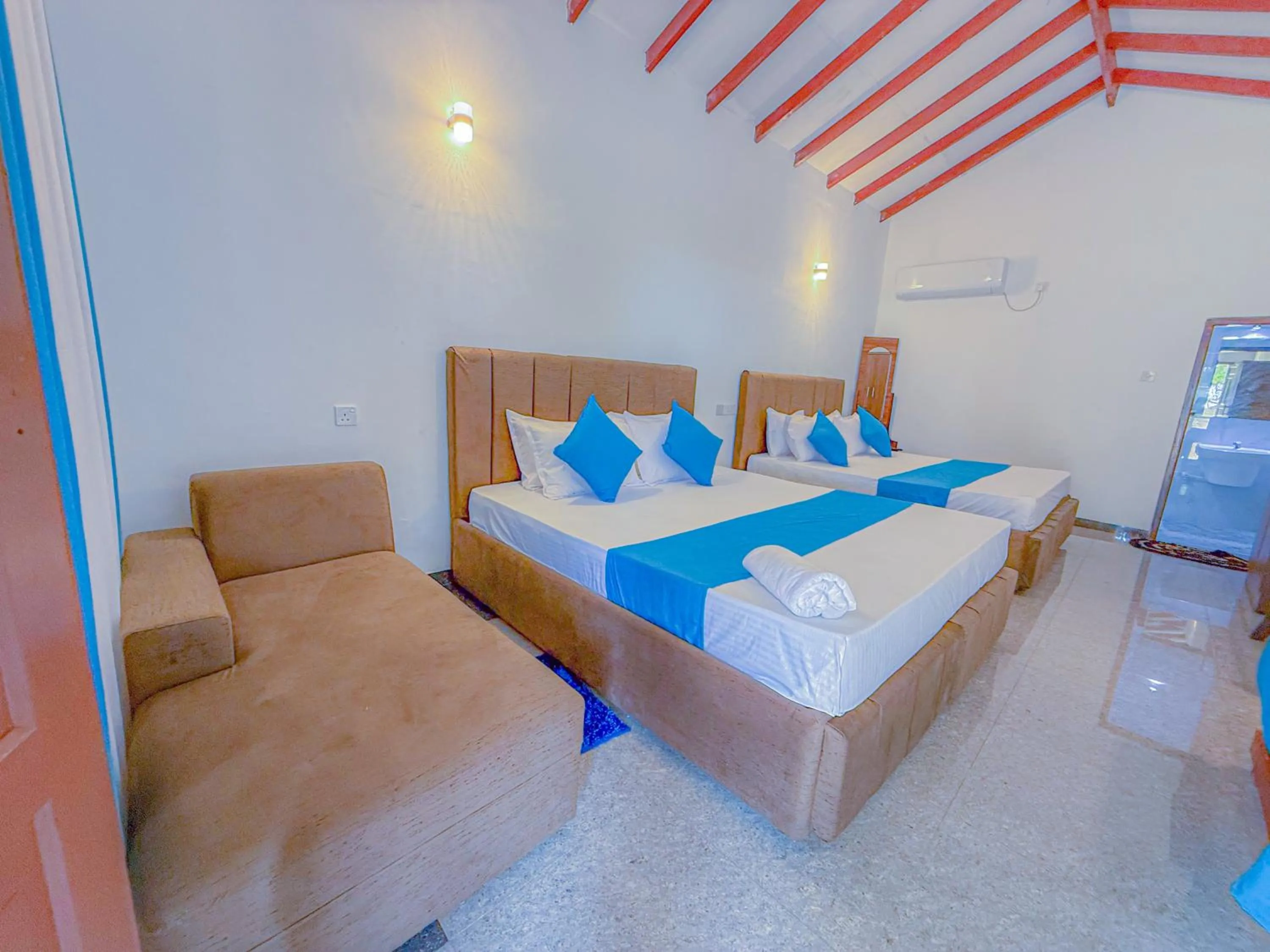 Bedroom, Bed in Blue Water Paradise Akurala